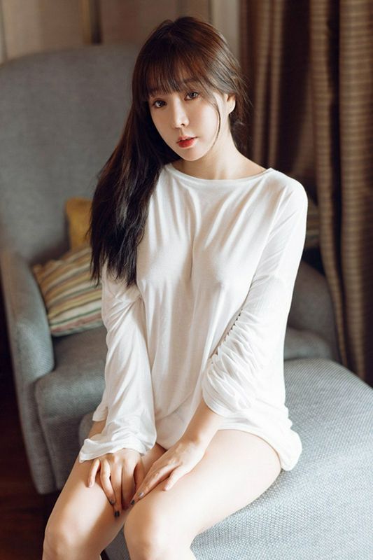 完美女人王雨纯豪乳深沟若隐若现