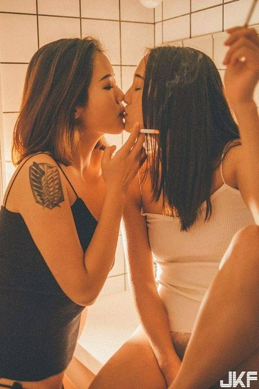 网路收集百合姐妹花的诱惑让人目不转睛