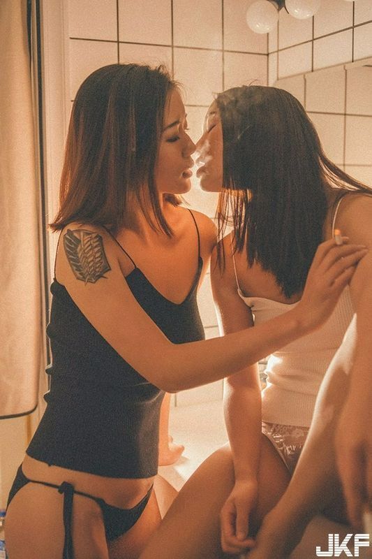 网路收集百合姐妹花的诱惑让人目不转睛