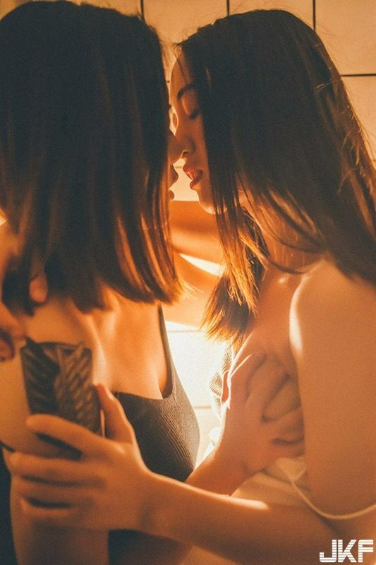 网路收集百合姐妹花的诱惑让人目不转睛