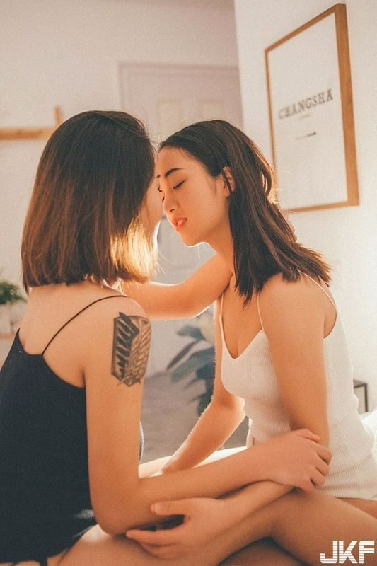 网路收集百合姐妹花的诱惑让人目不转睛
