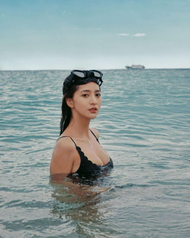 阳光正妹妍安ann超豪乳视角让网友看呆，紧致线条搭配狂野巨乳，血压跟着飙高啦！