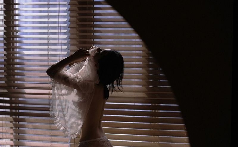 妖娆美女风情诱惑长腿写真