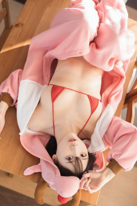 超人气漂亮妹子金妍可爱又甜美