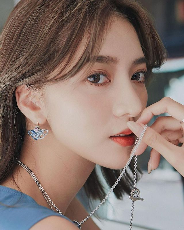 此仙女只应天上有！网拍女神妍安完美天使容颜，高端时尚在仙女身上根本绝配