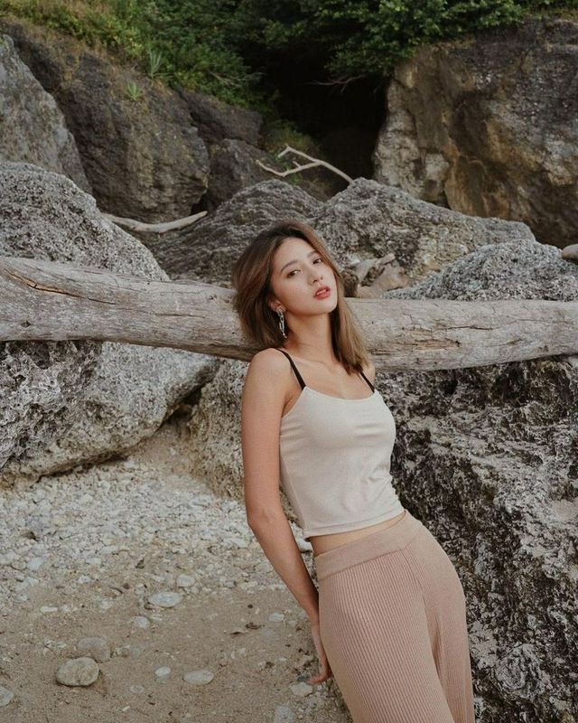 此仙女只应天上有！网拍女神妍安完美天使容颜，高端时尚在仙女身上根本绝配