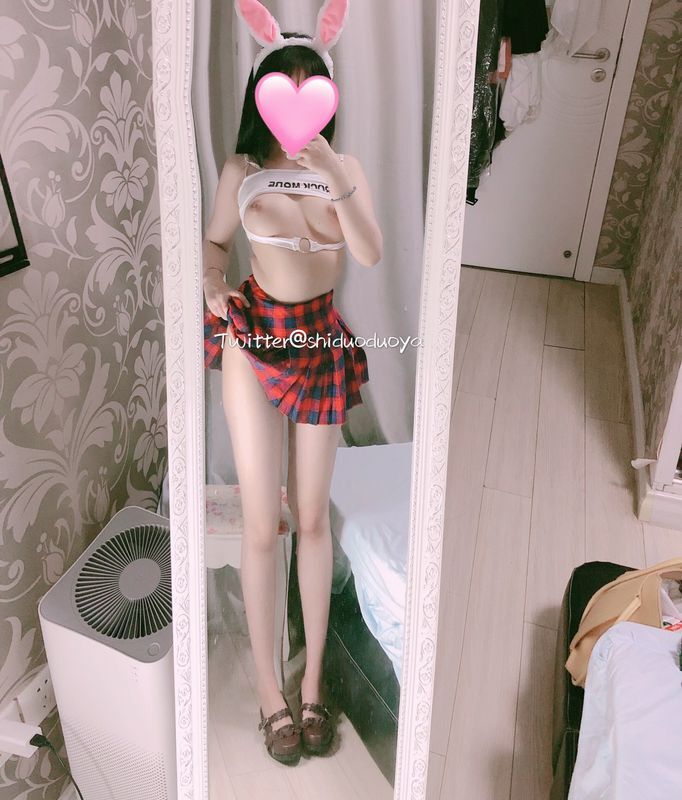 网路收集系列福利姬少女朵朵推特合集大尺度VIP福利帖