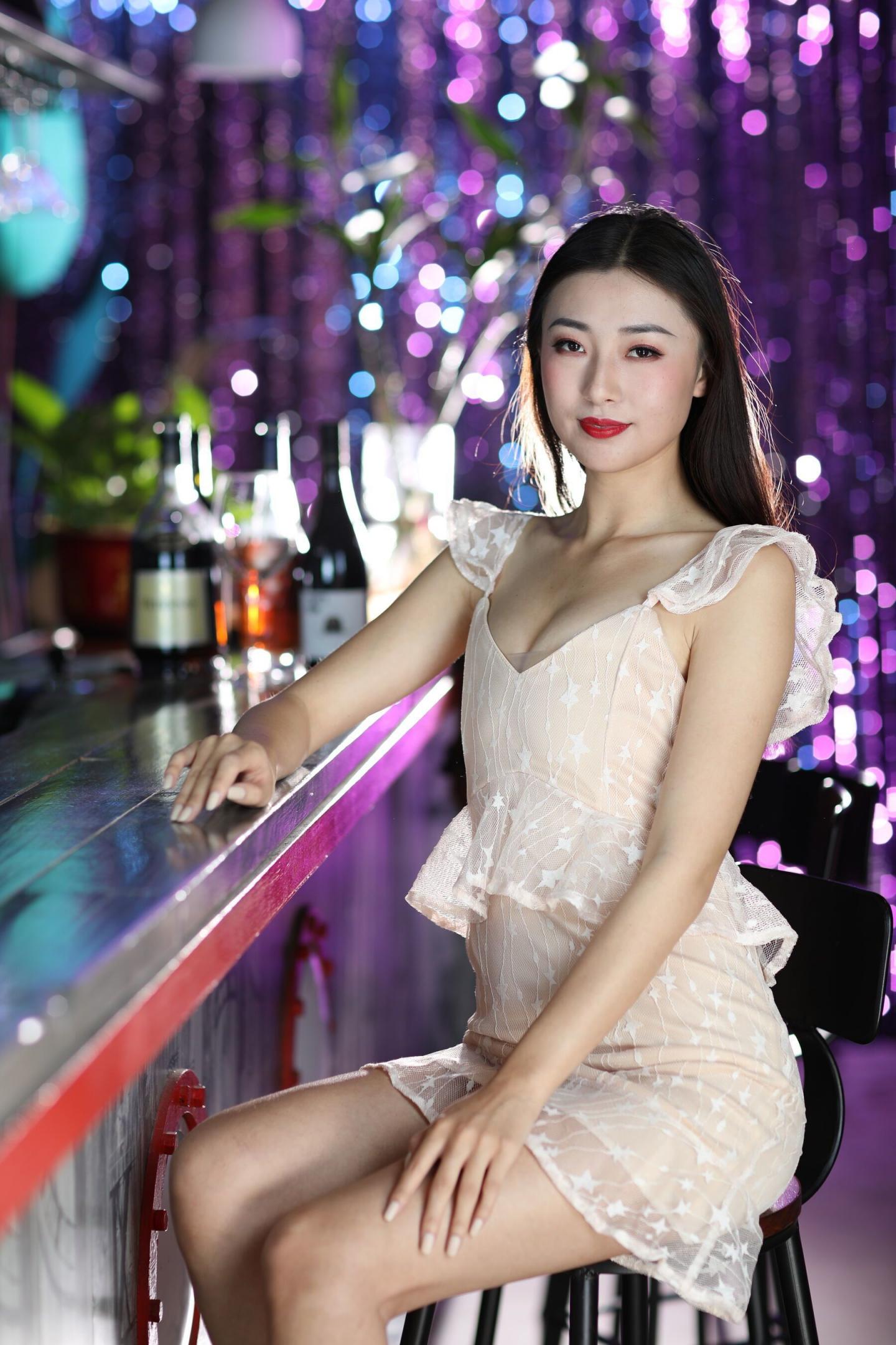 粉嫩到极致的小少妇