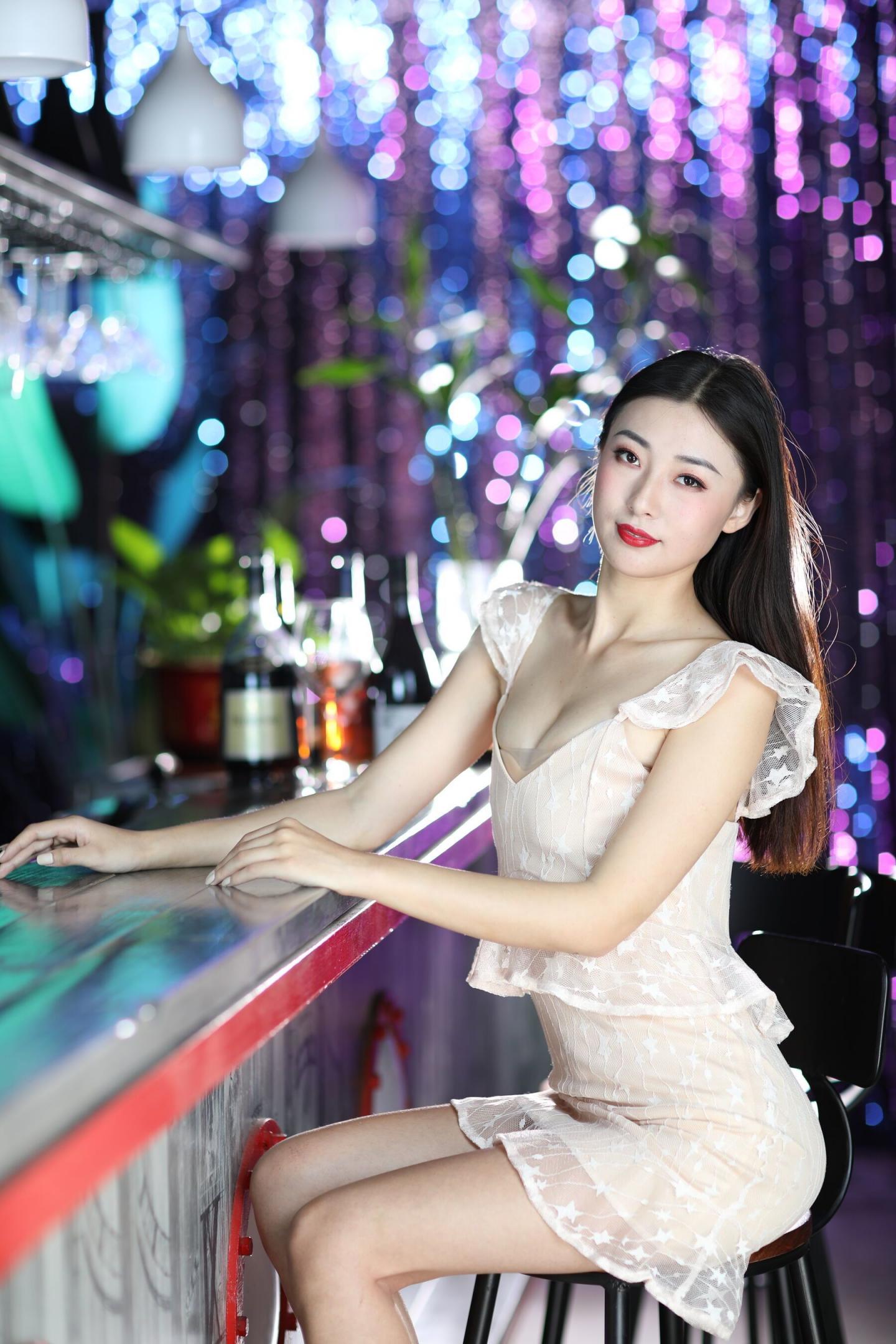 粉嫩到极致的小少妇