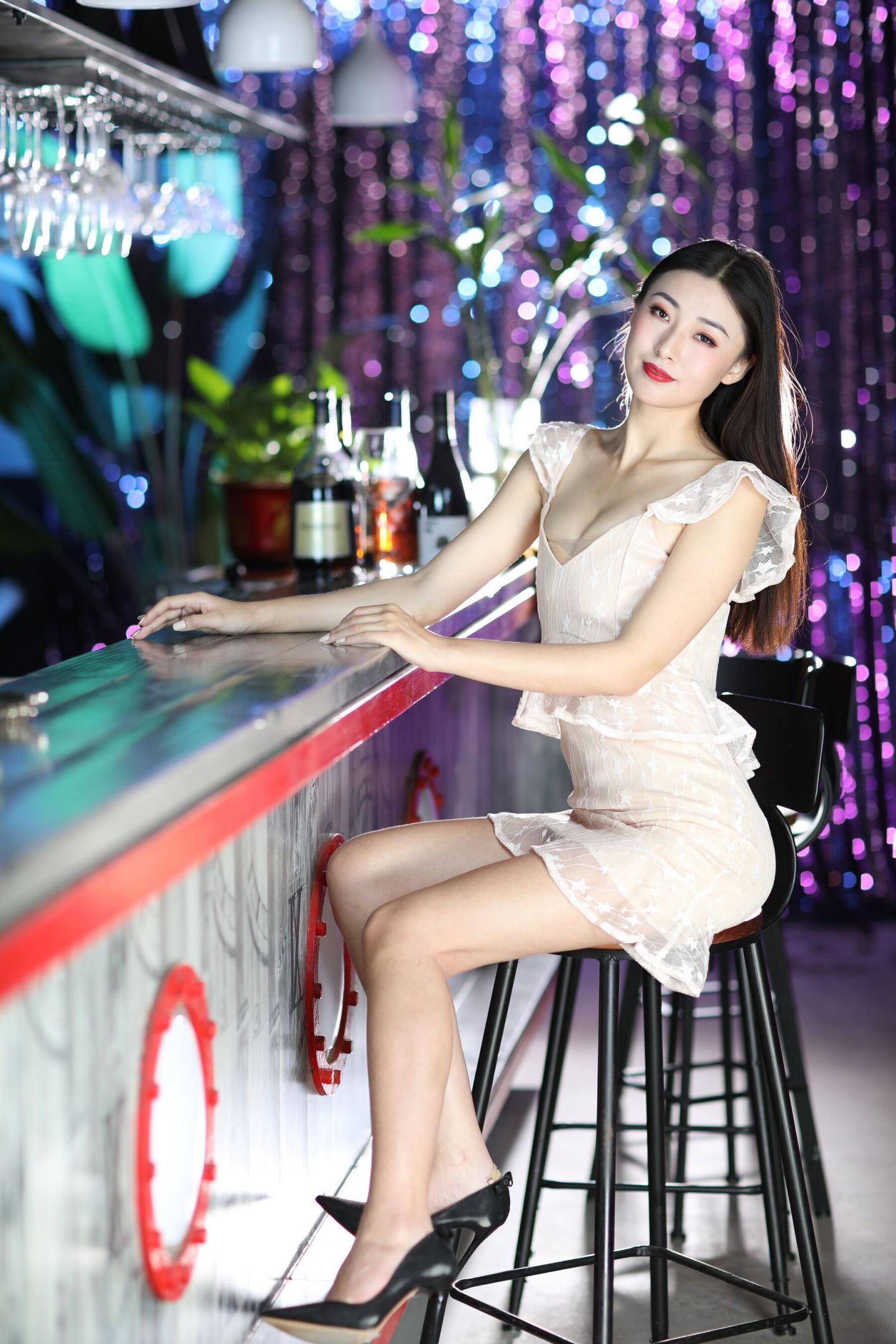 粉嫩到极致的小少妇