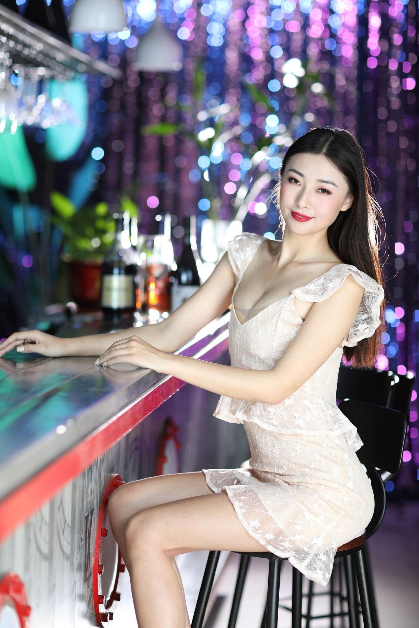 粉嫩到极致的小少妇