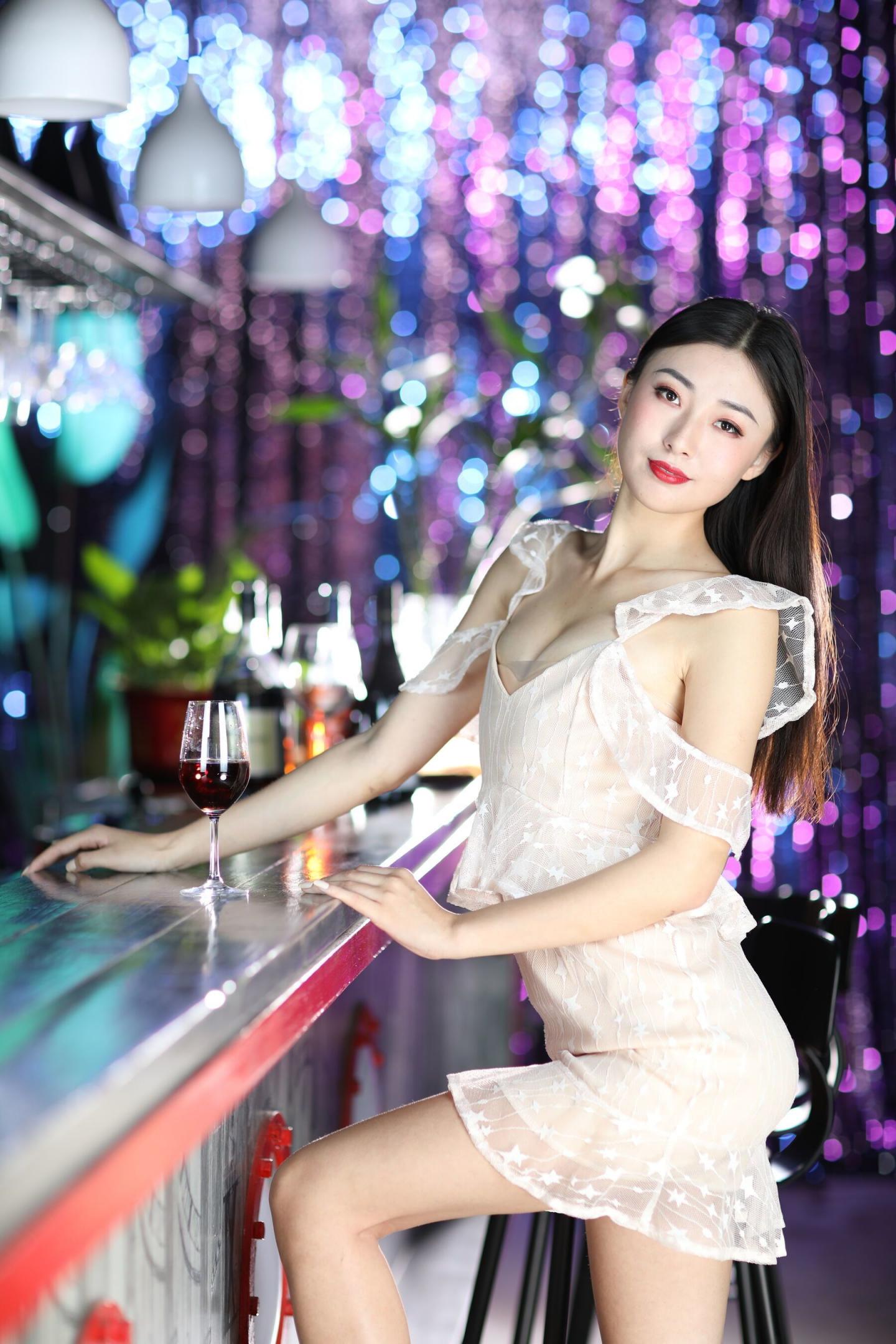 粉嫩到极致的小少妇