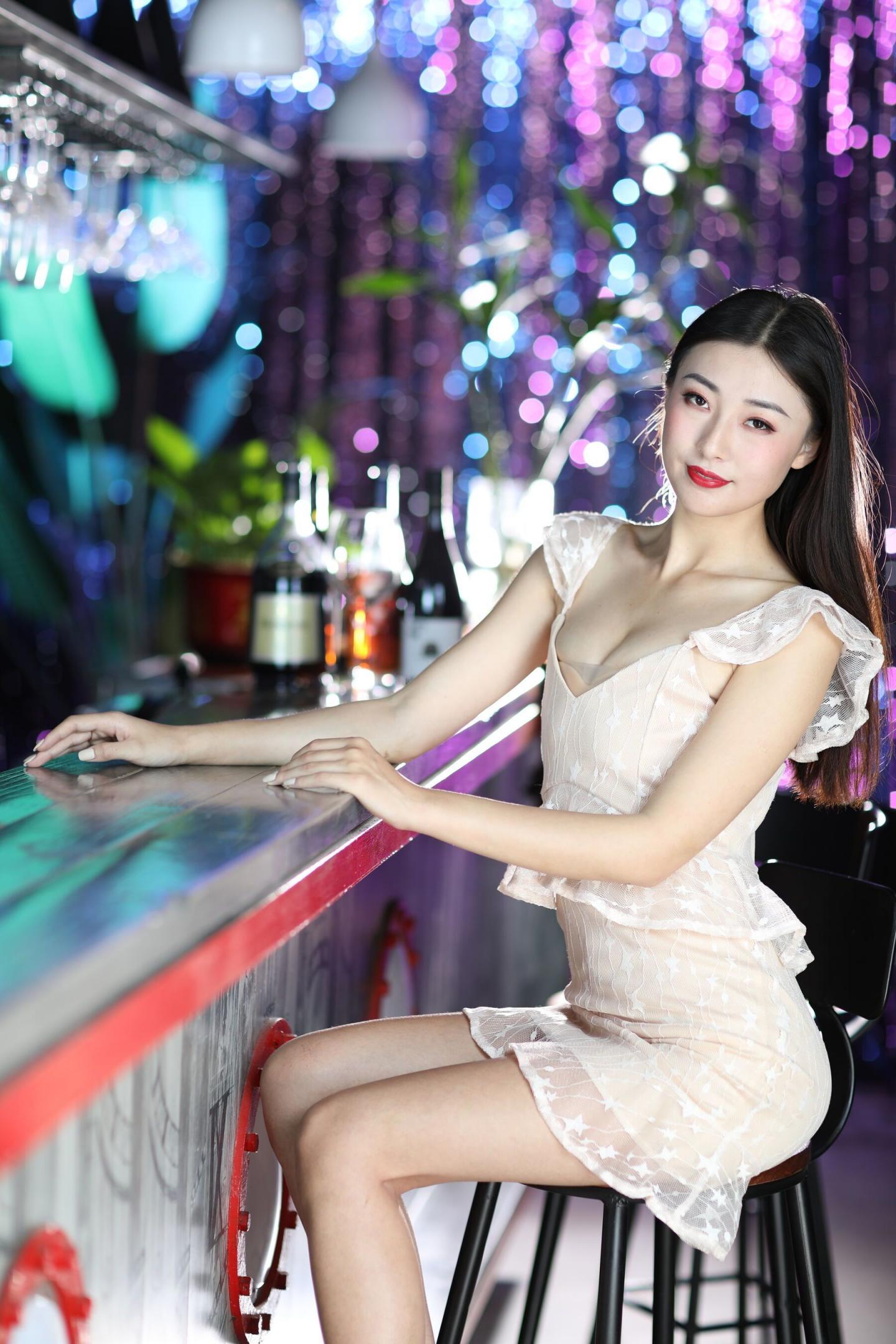 粉嫩到极致的小少妇
