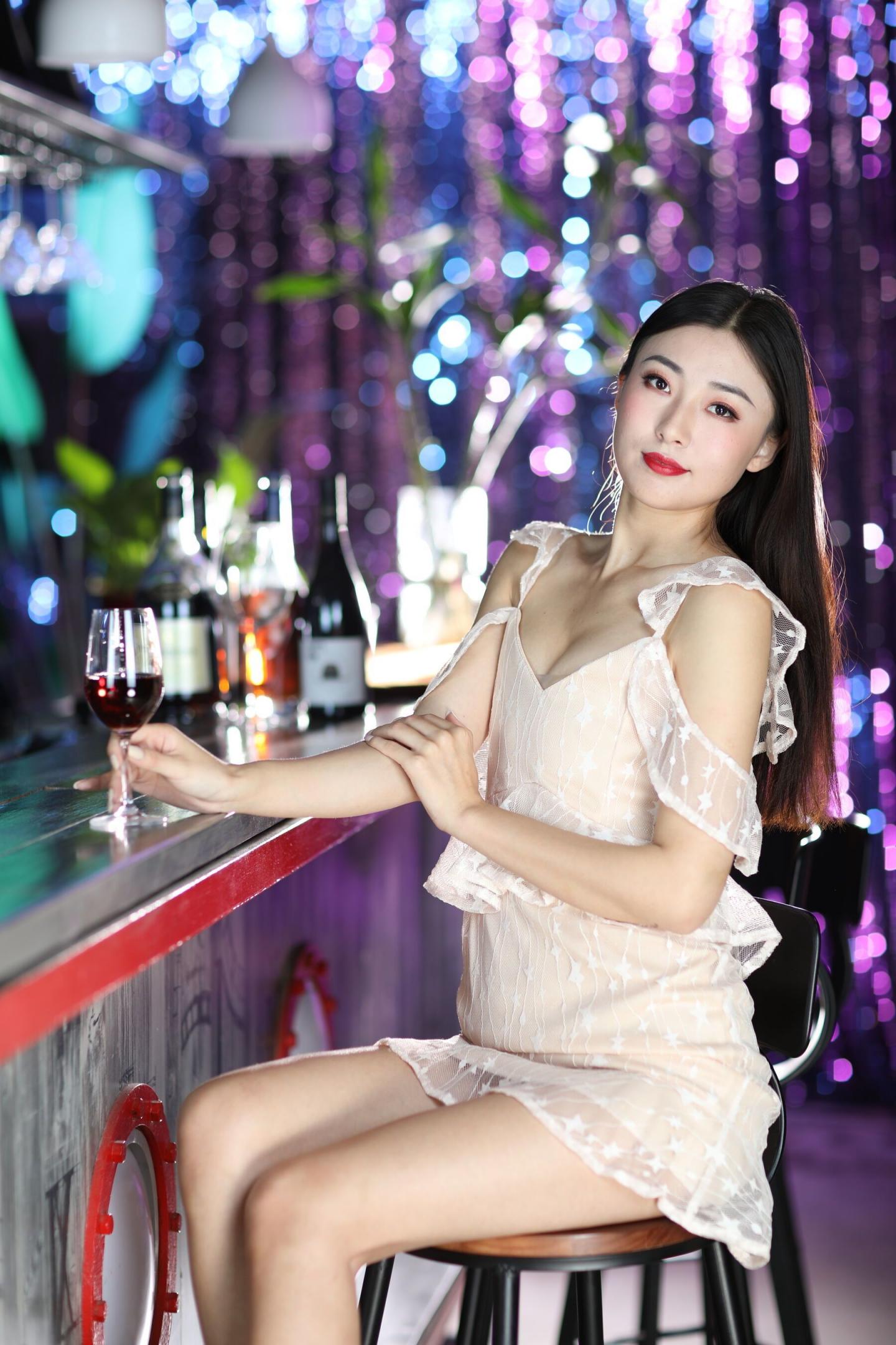 粉嫩到极致的小少妇