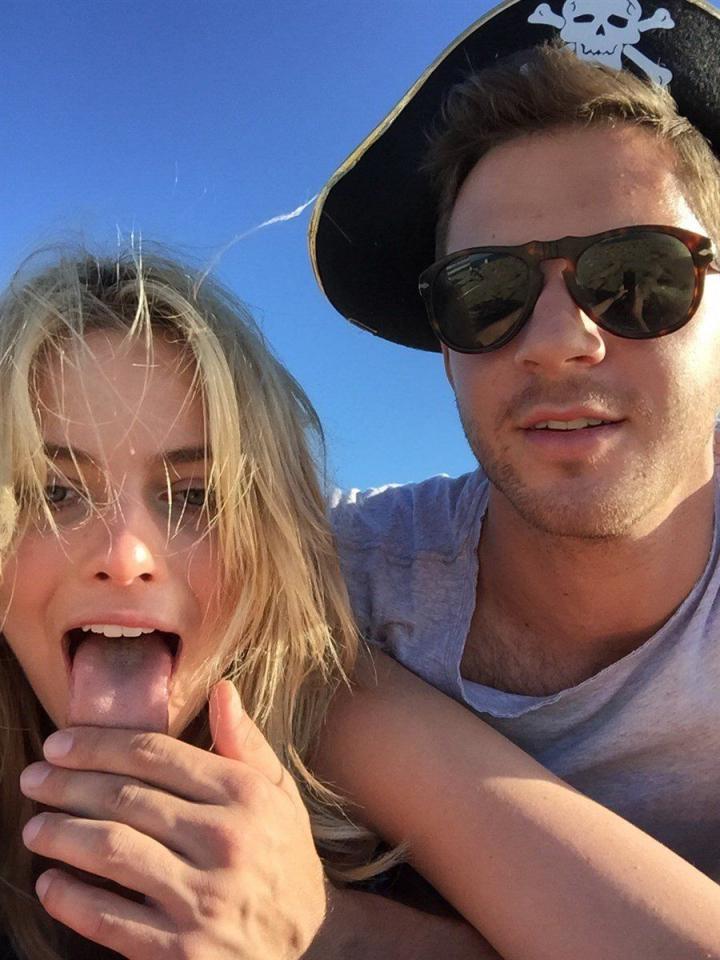 近两年爆火的真人芭比，那个男人背后的女人，小丑女Margot Robbie的一些大尺度照片