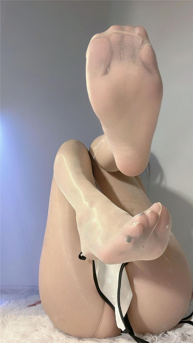 陈佩奇美丽大方性感写真