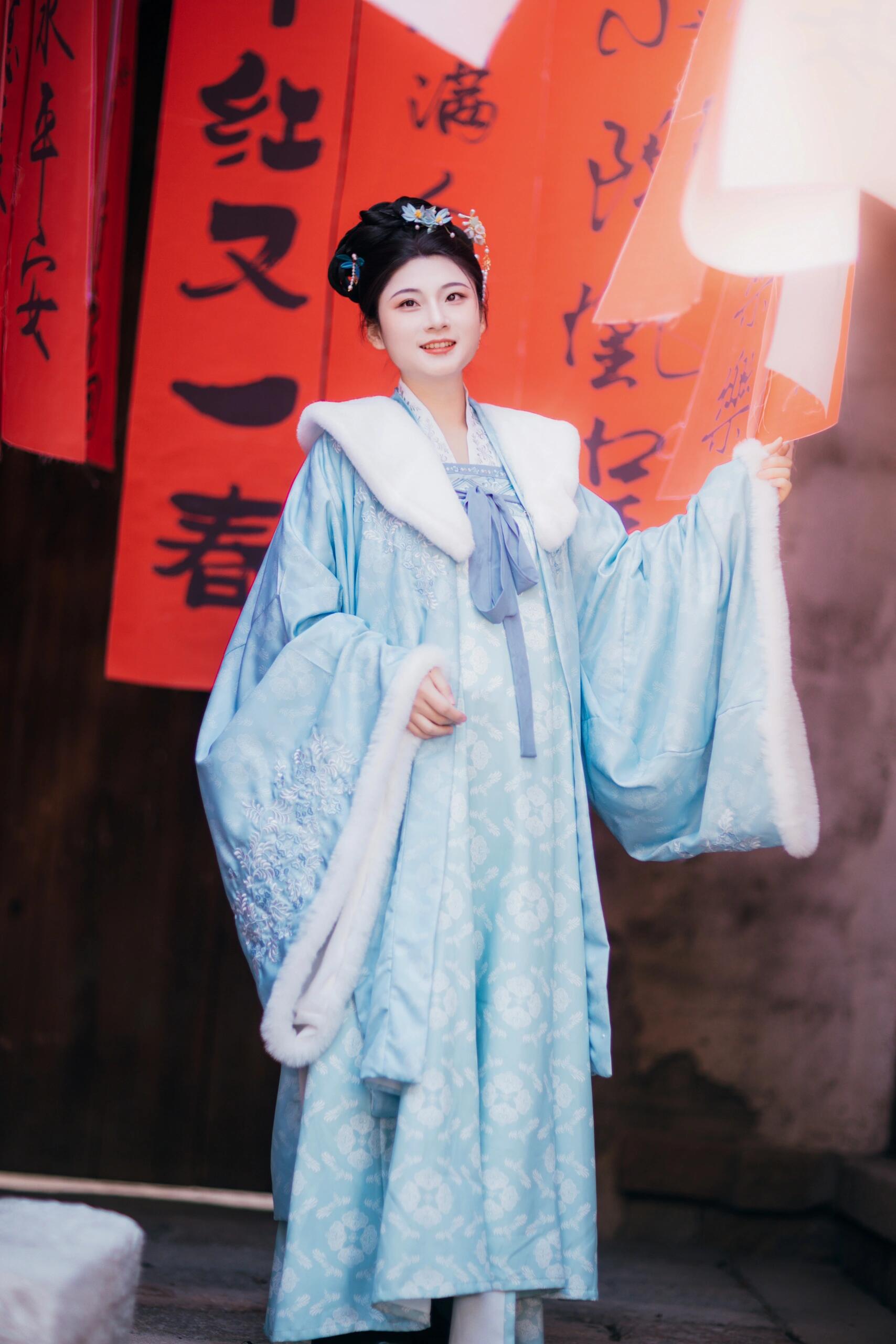东方素女人妻的古风孕妇装
