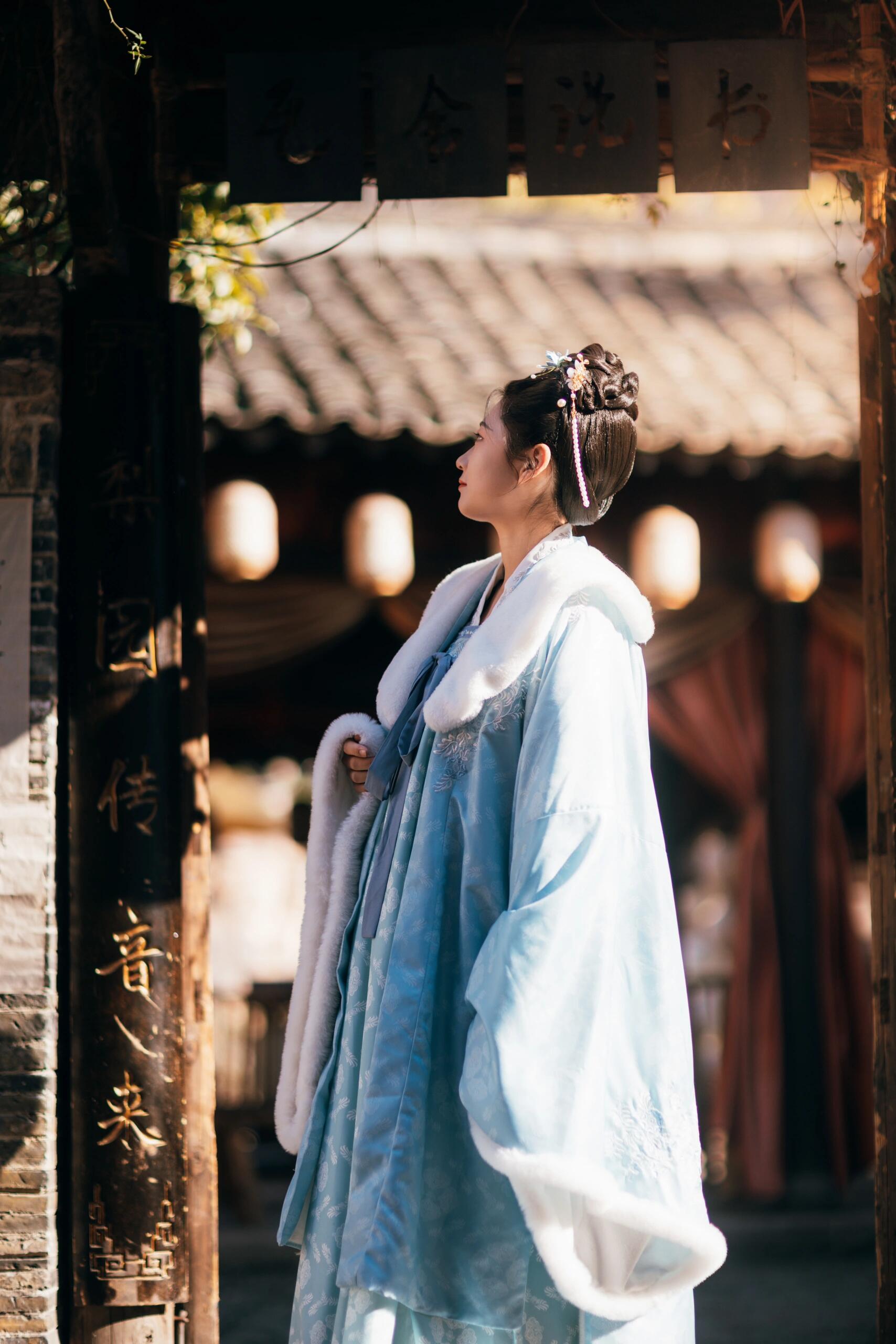 东方素女人妻的古风孕妇装