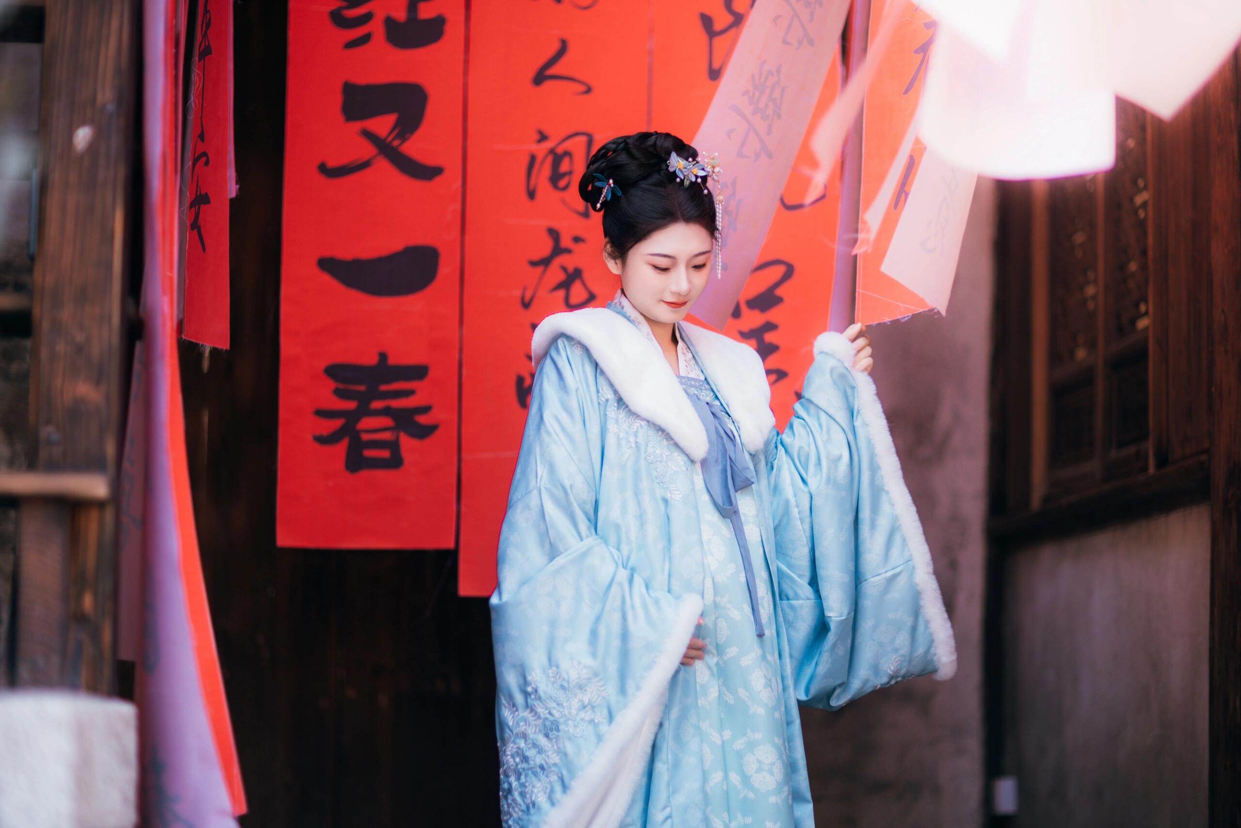 东方素女人妻的古风孕妇装