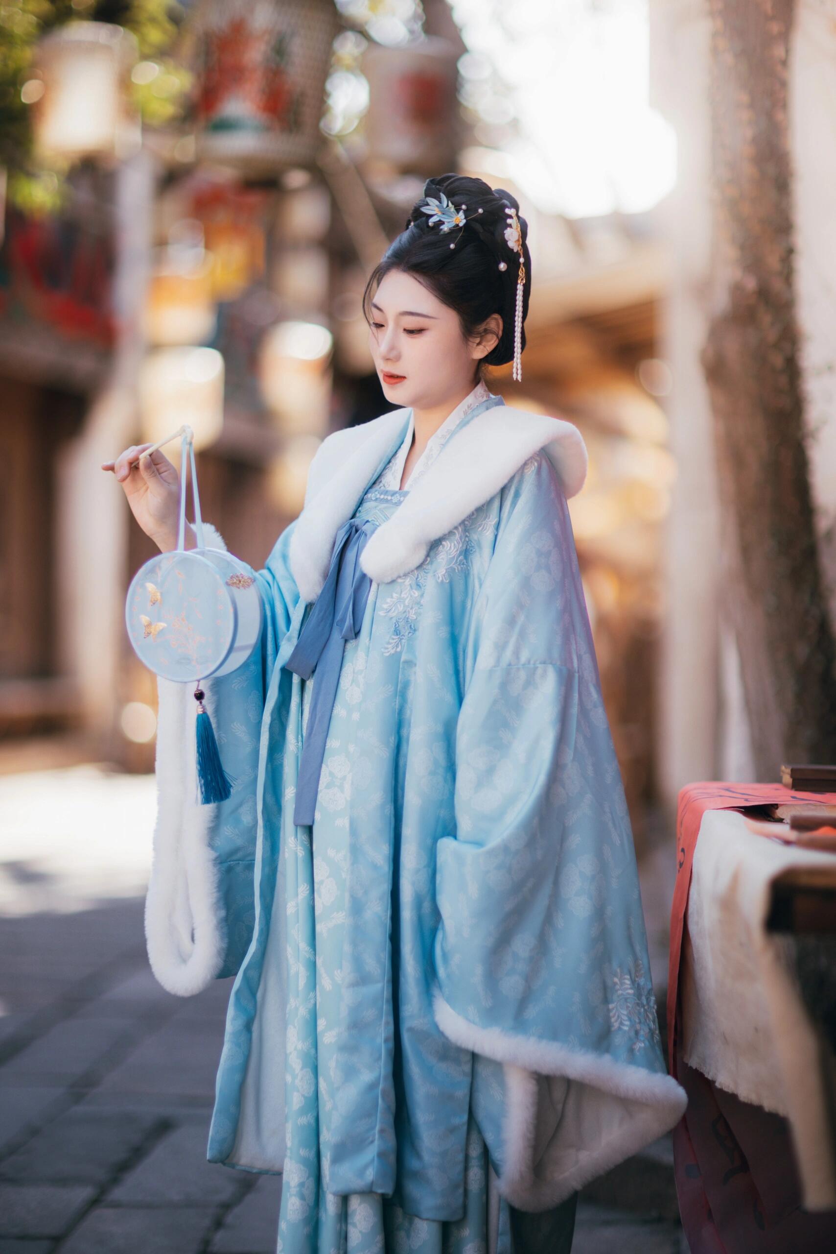 东方素女人妻的古风孕妇装