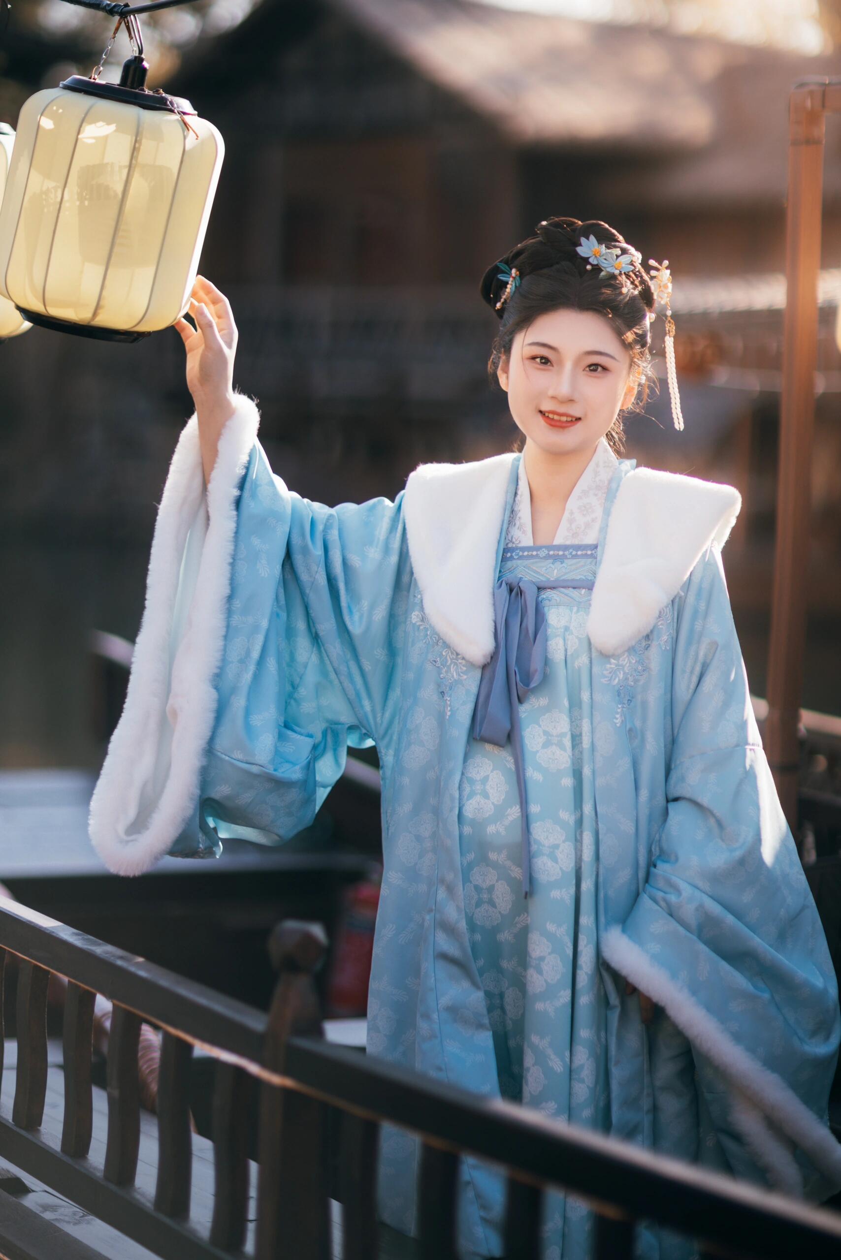 东方素女人妻的古风孕妇装