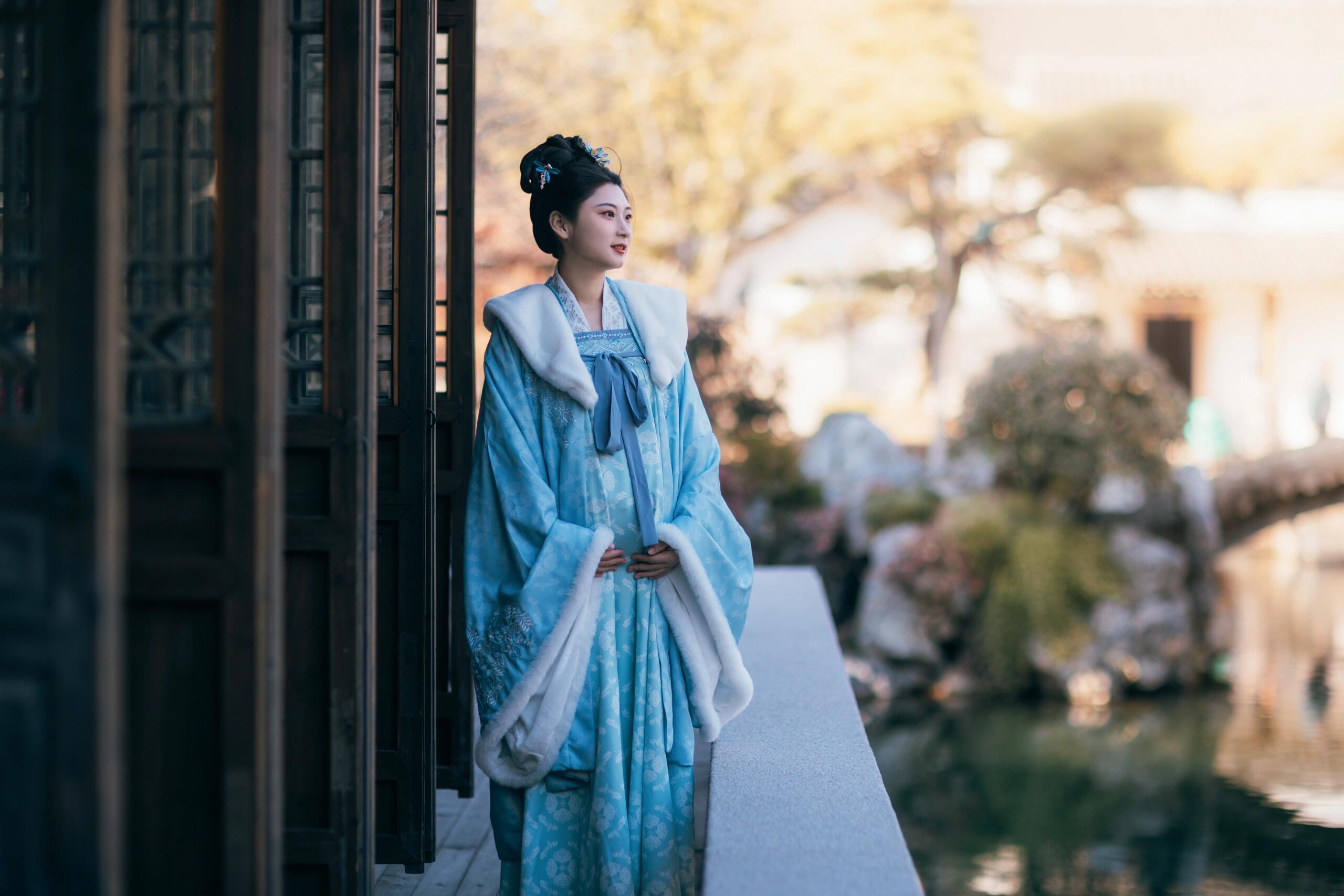 东方素女人妻的古风孕妇装