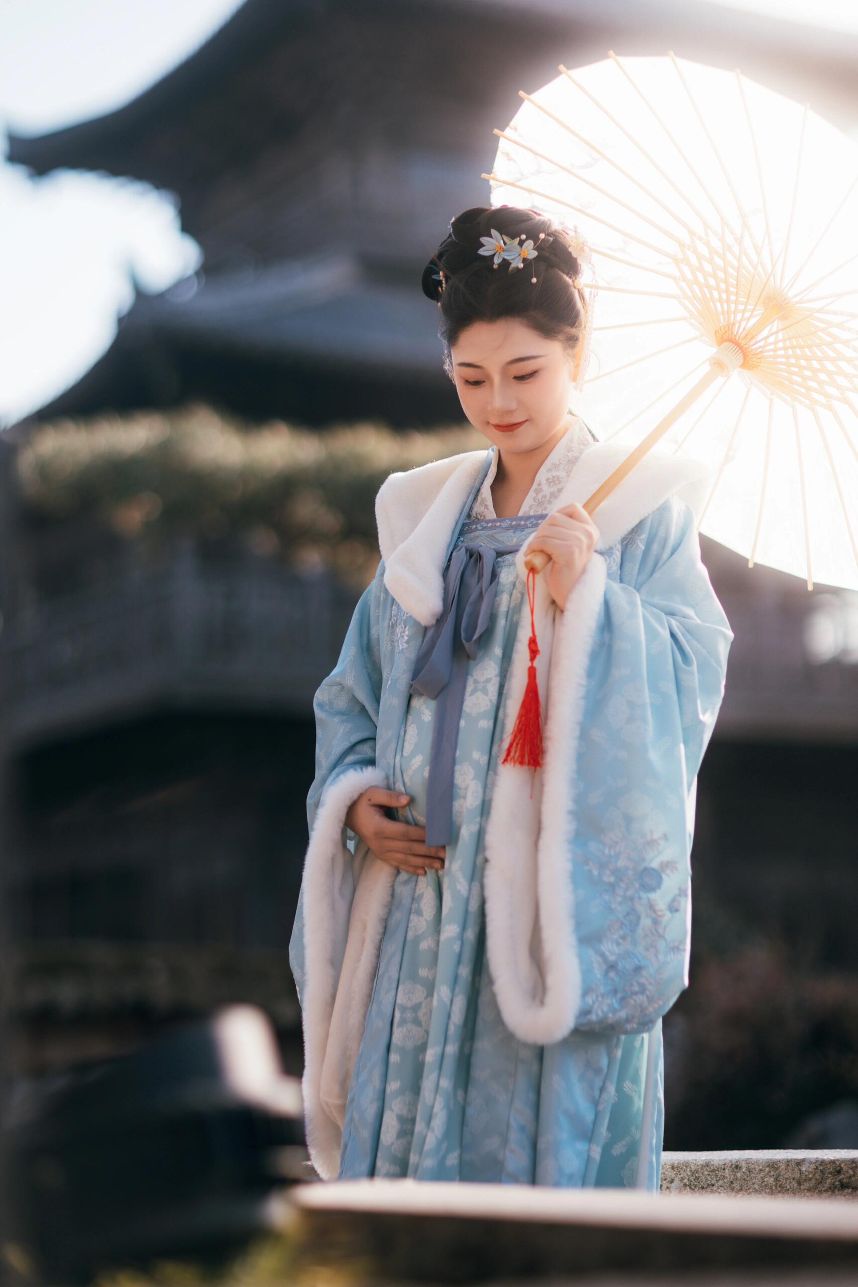 东方素女人妻的古风孕妇装