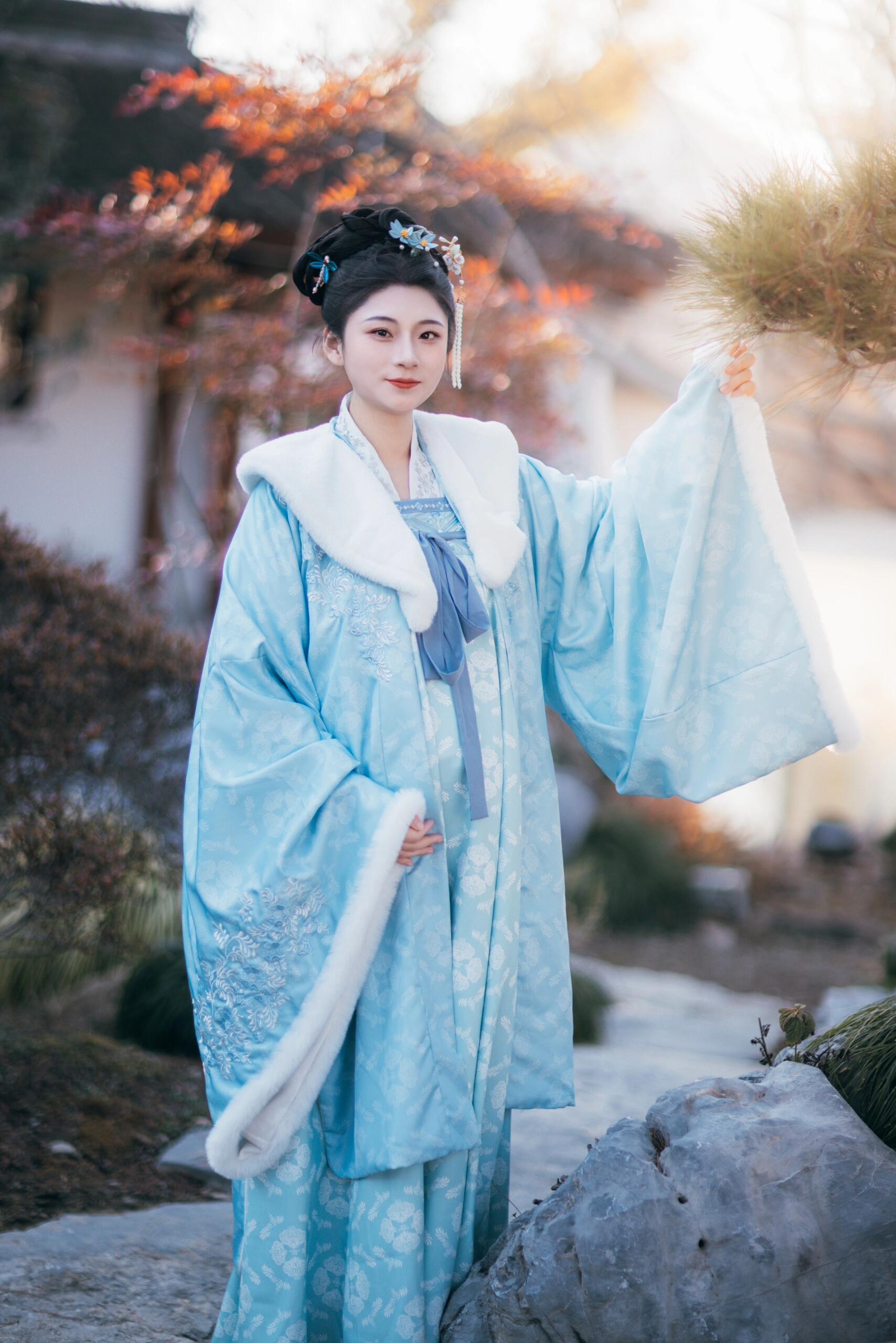 东方素女人妻的古风孕妇装