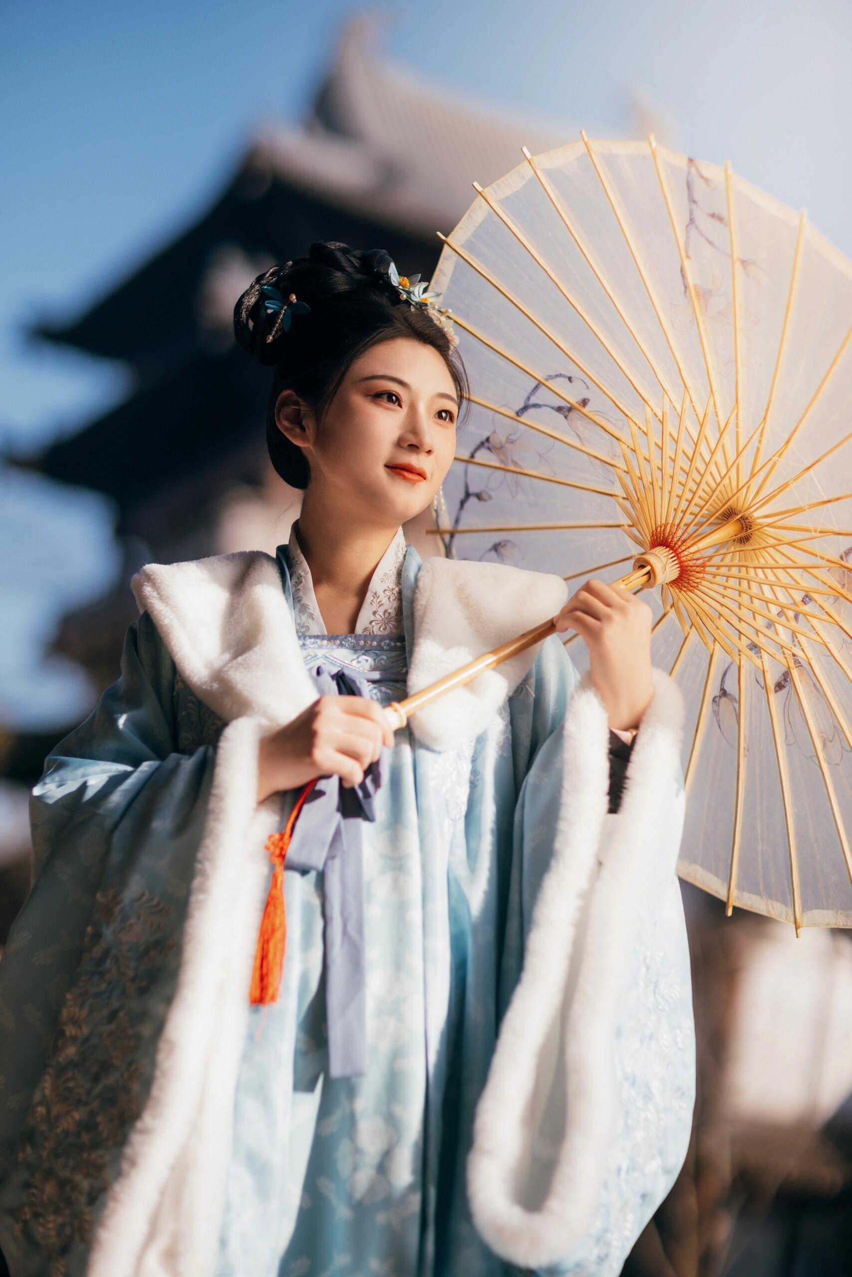 东方素女人妻的古风孕妇装