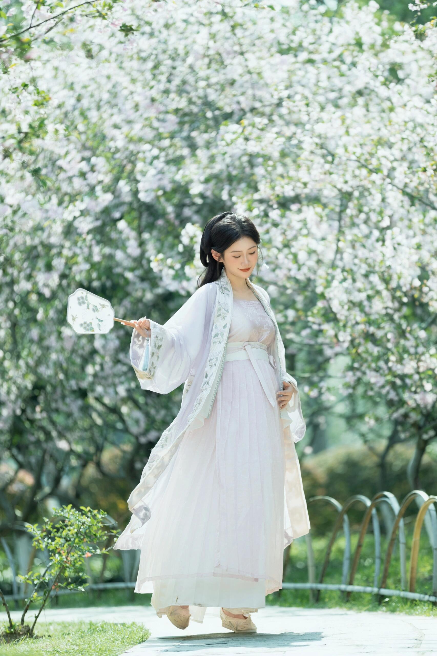 东方素女人妻的孕装