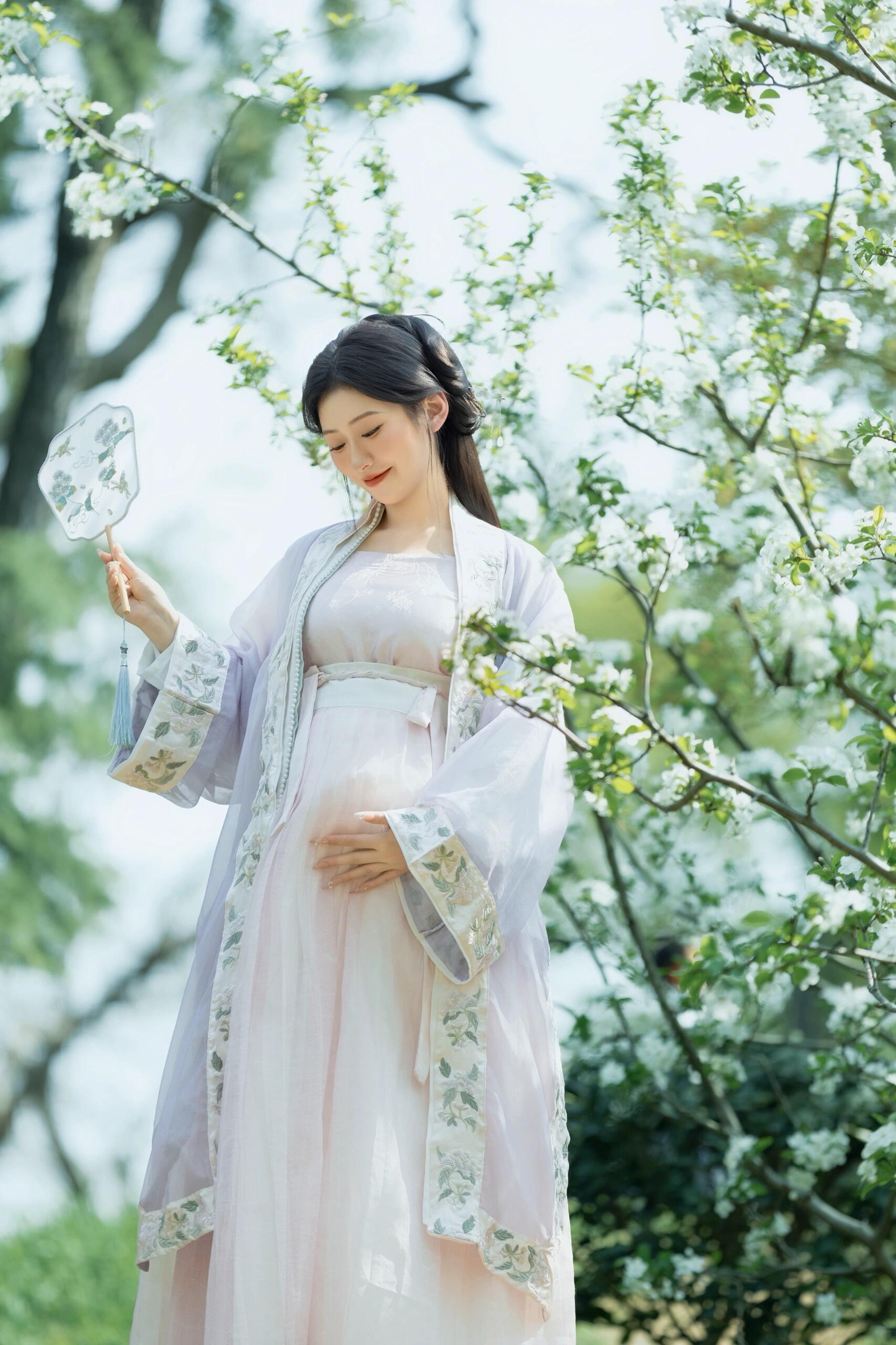 东方素女人妻的孕装