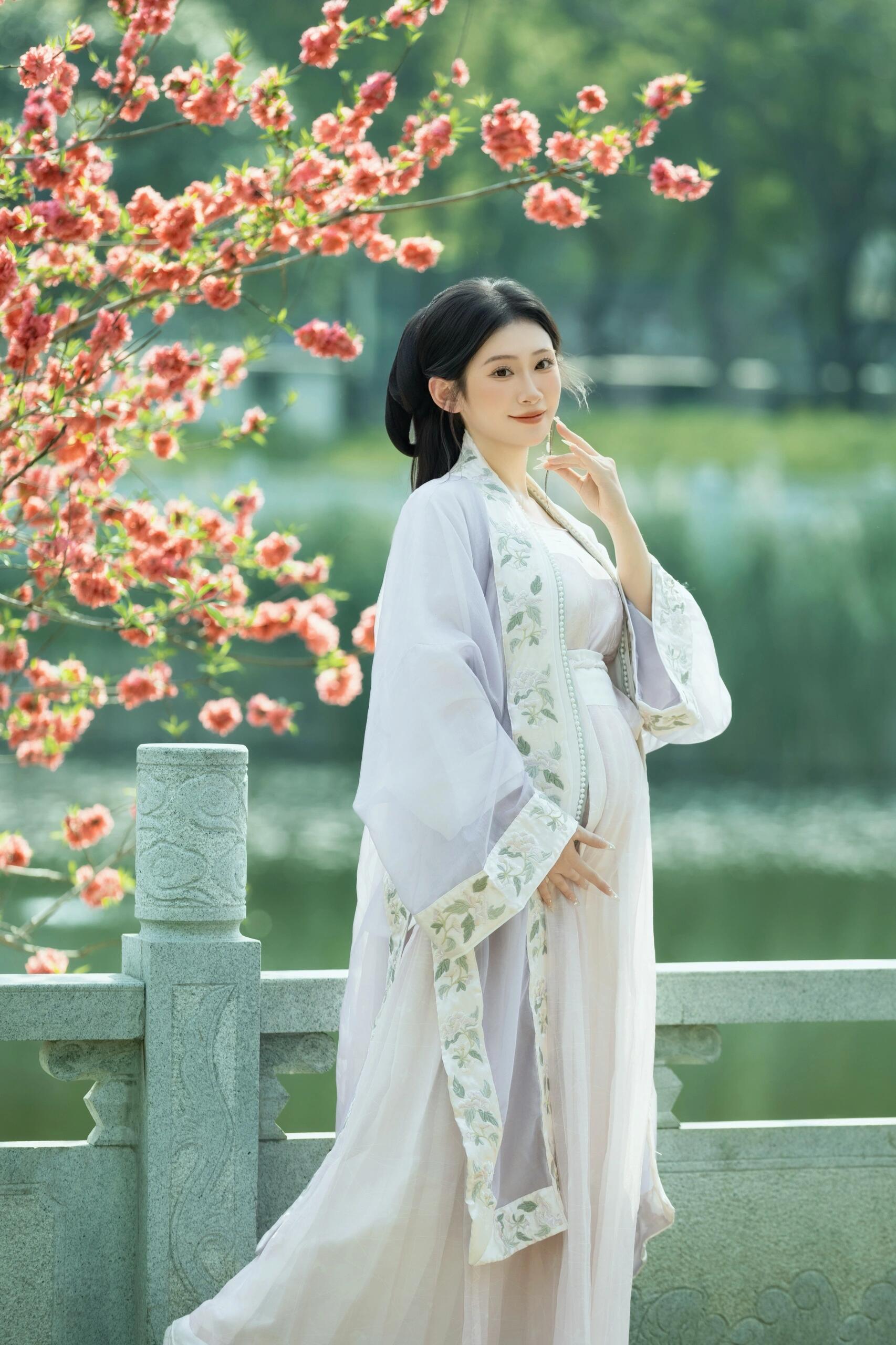 东方素女人妻的孕装