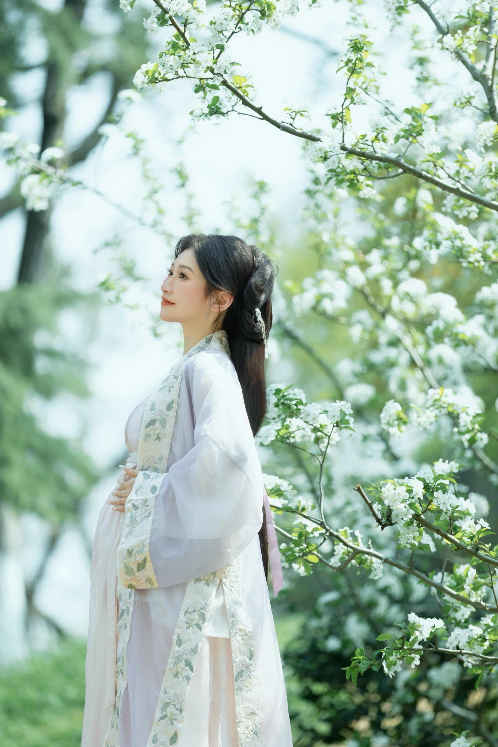 东方素女人妻的孕装