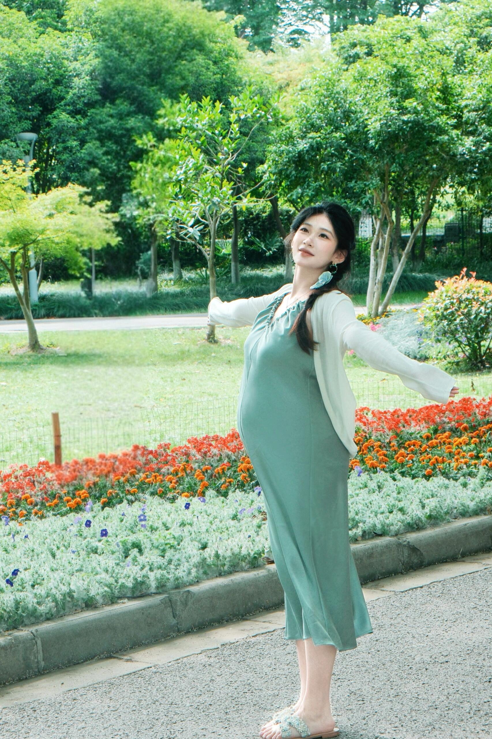 东方素女人妻的孕装
