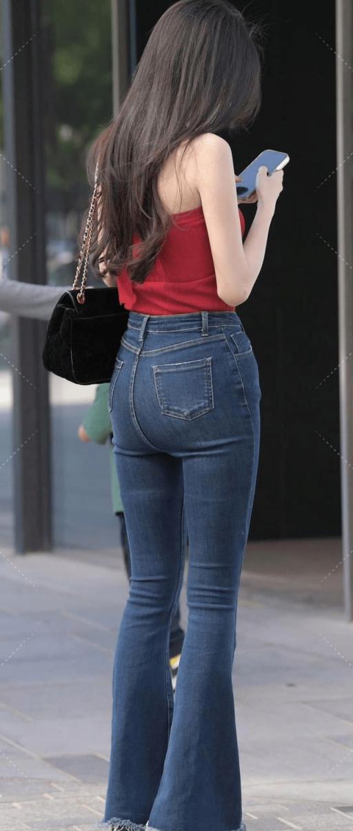 紧身牛仔裤少妇们