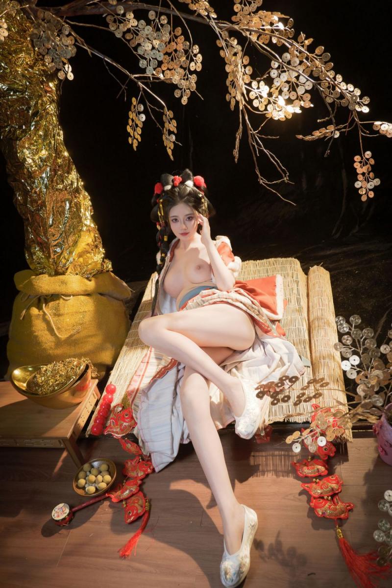 极品古装美乳少女
