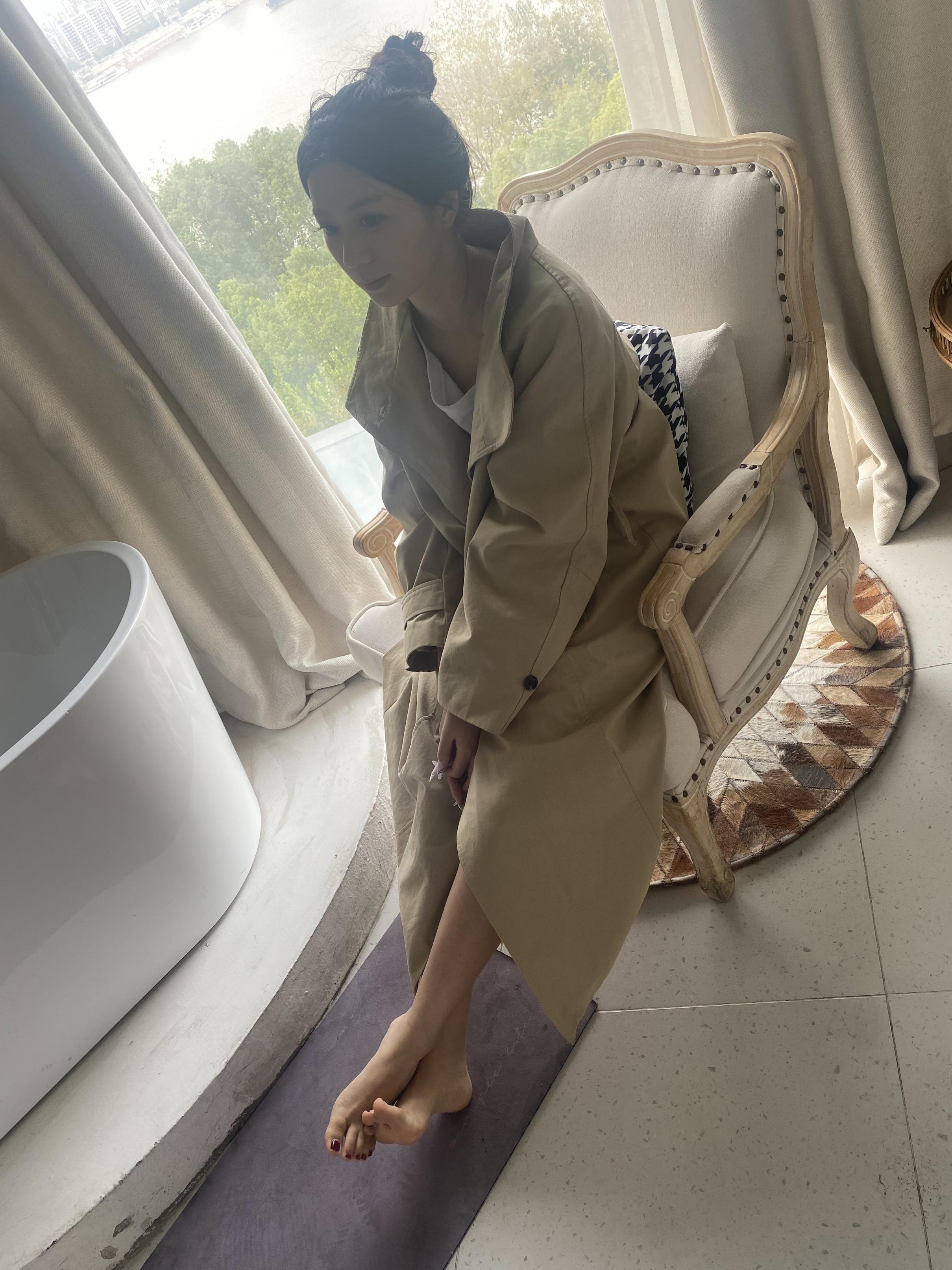 极品良家脱了衣服还挺骚