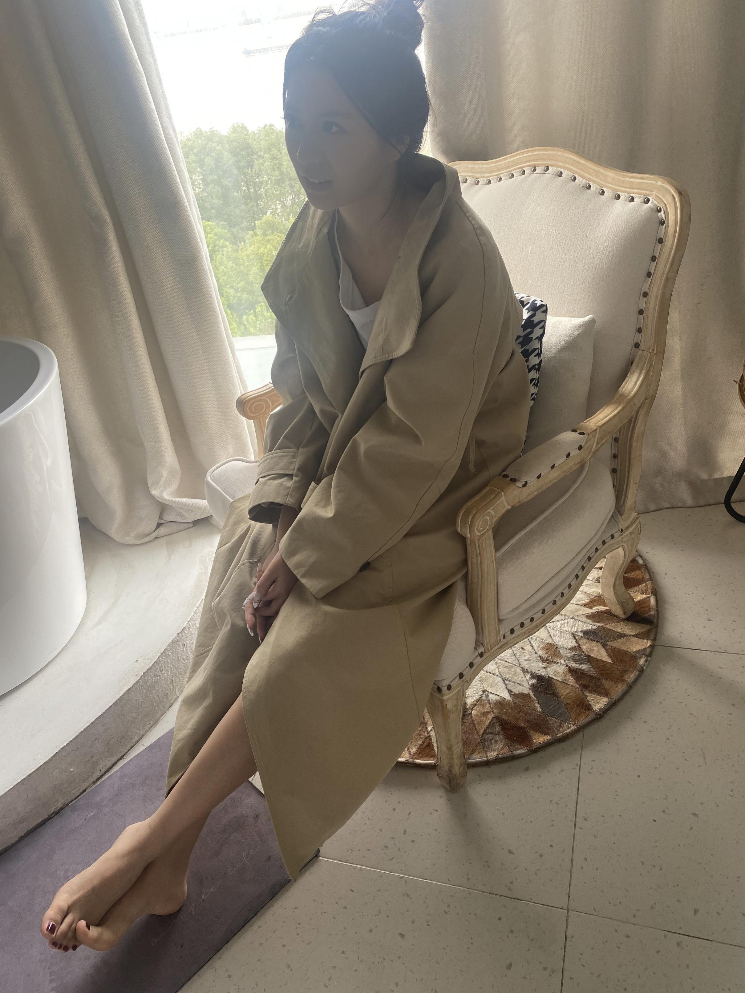 极品良家脱了衣服还挺骚