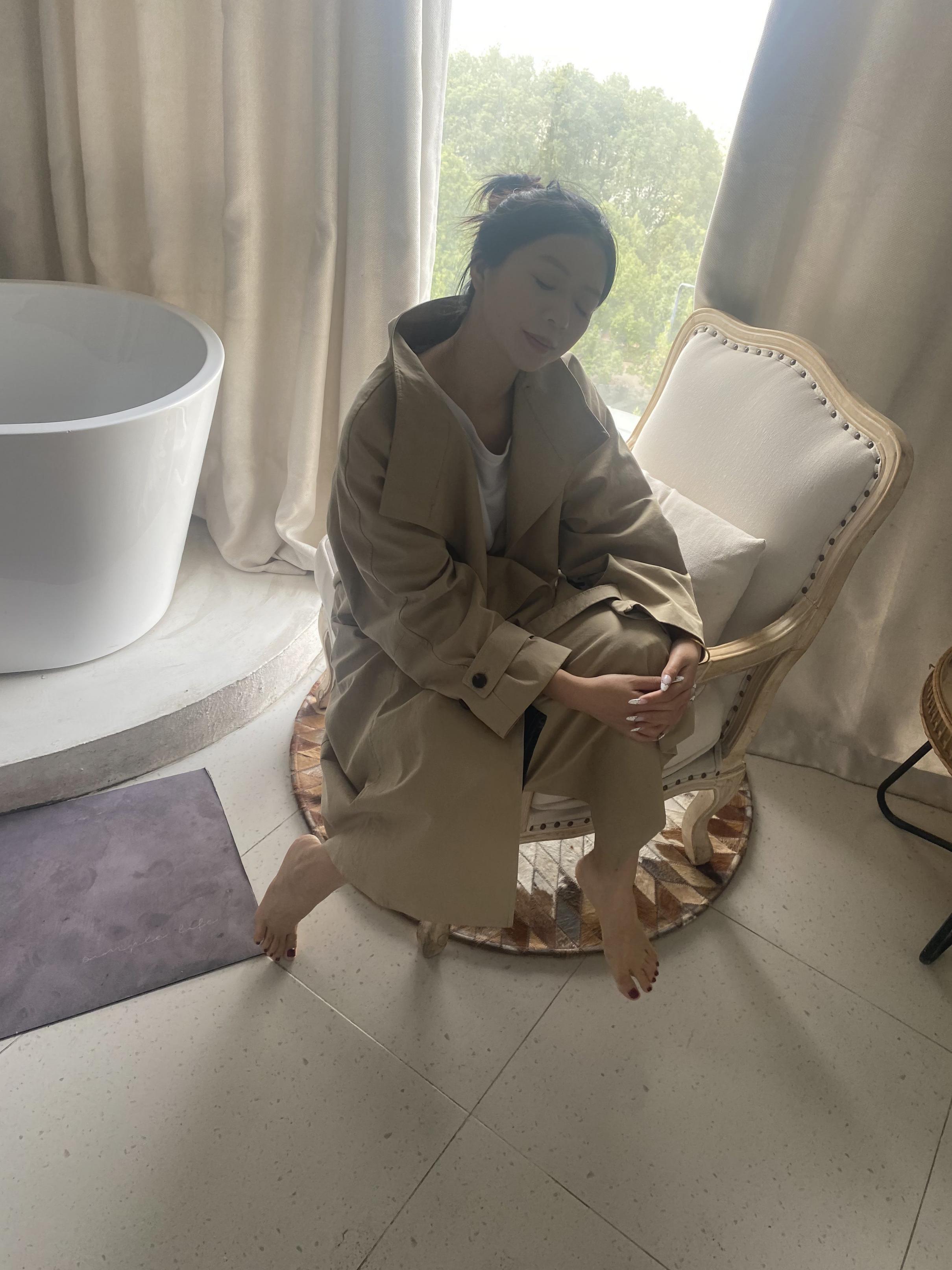 极品良家脱了衣服还挺骚