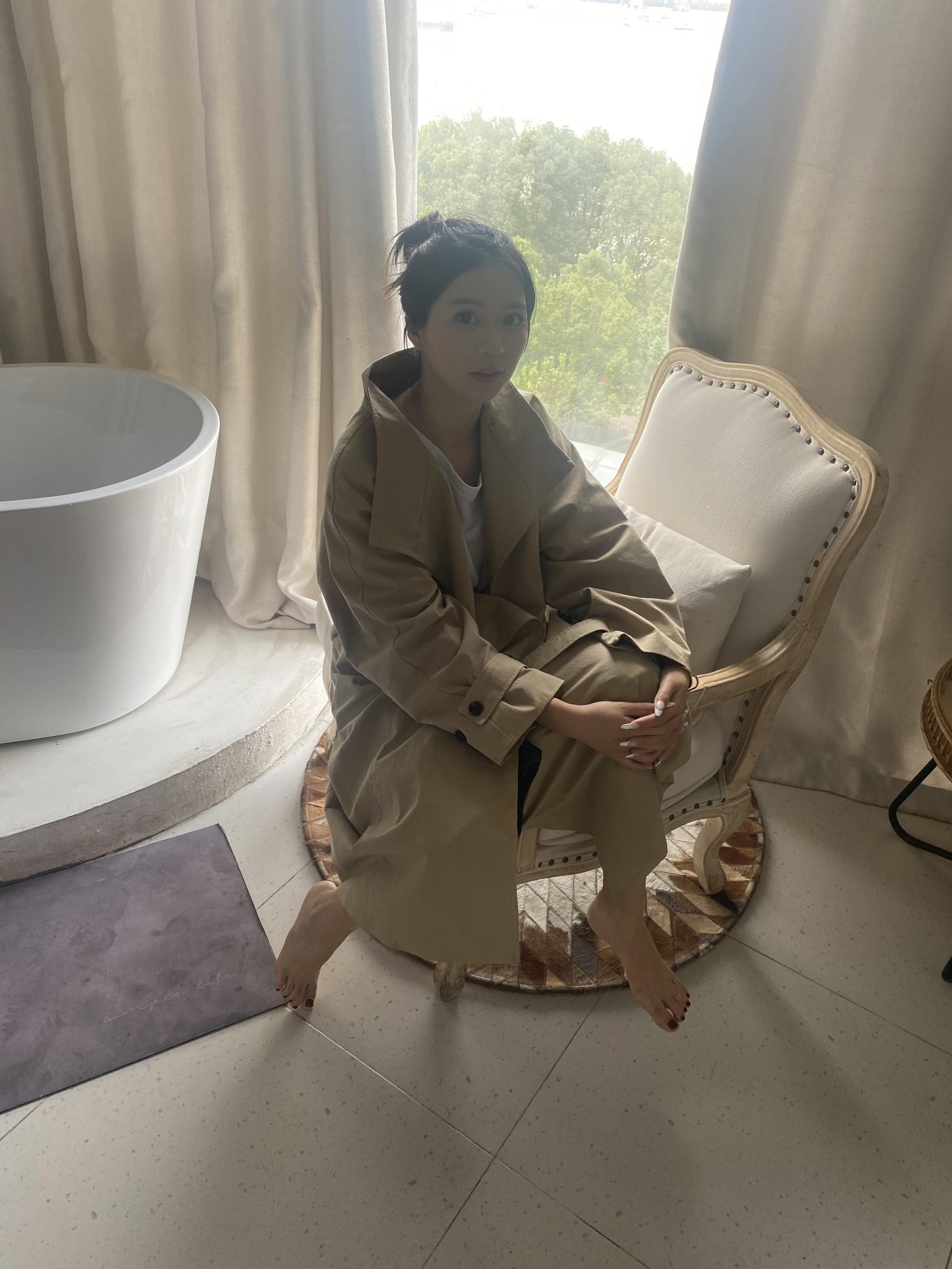 极品良家脱了衣服还挺骚