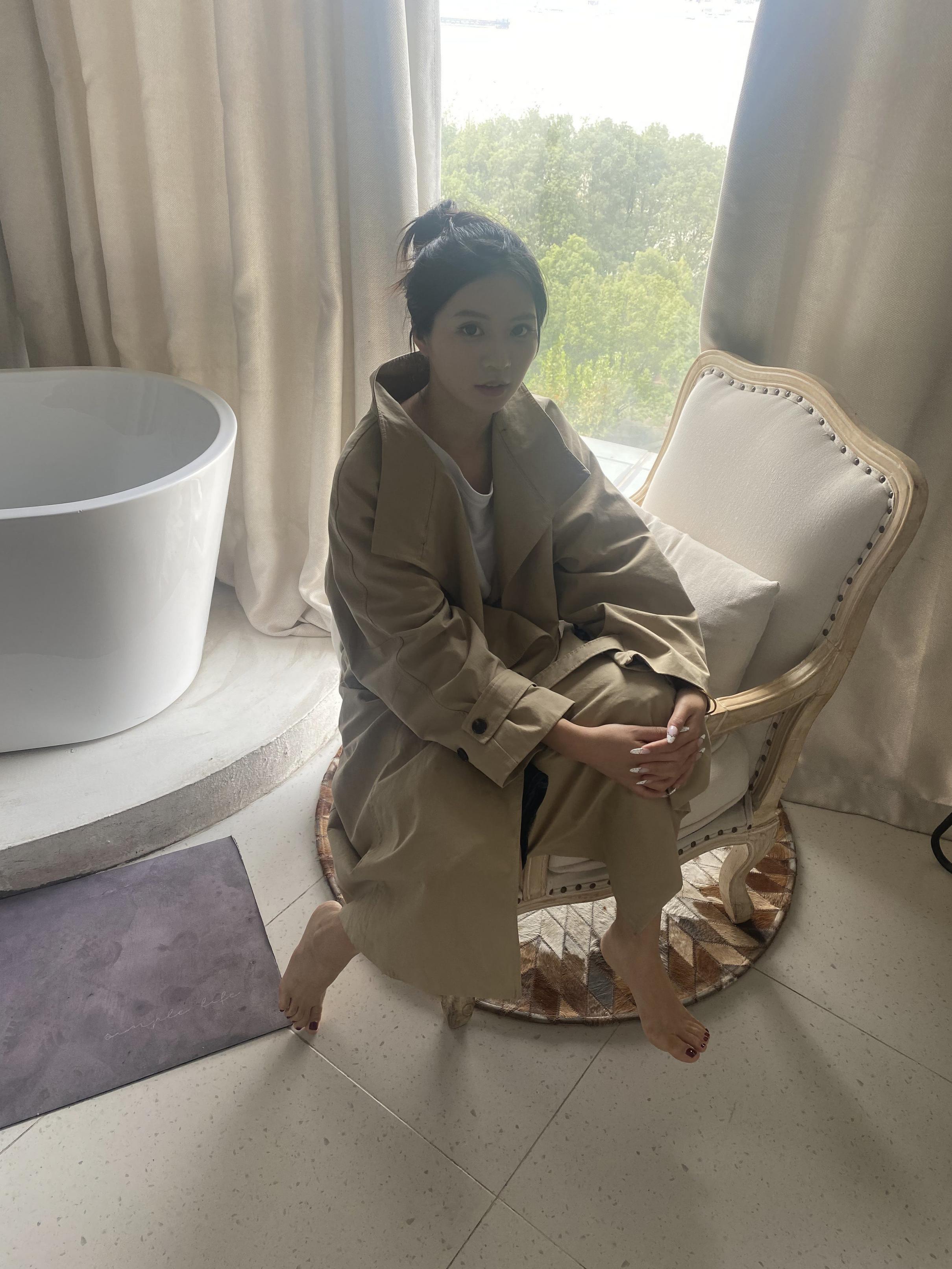 极品良家脱了衣服还挺骚