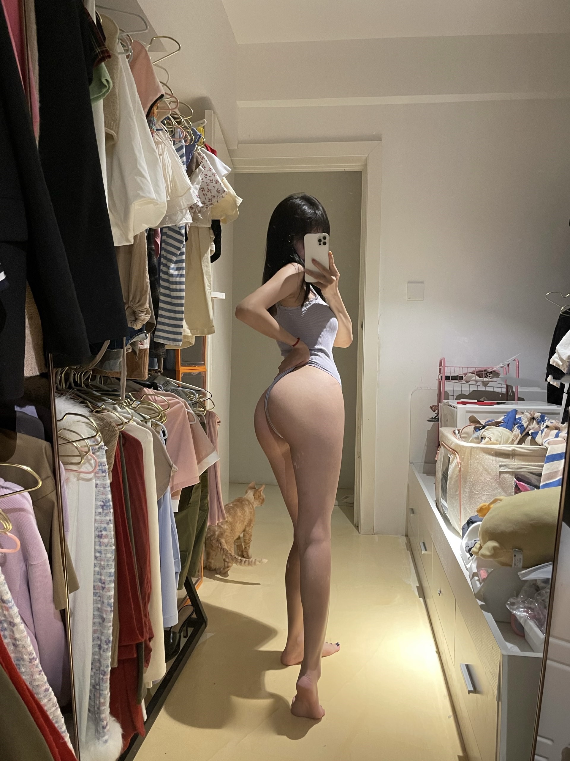 陈妮妮UNI杨柳腰风情写真 20250903
