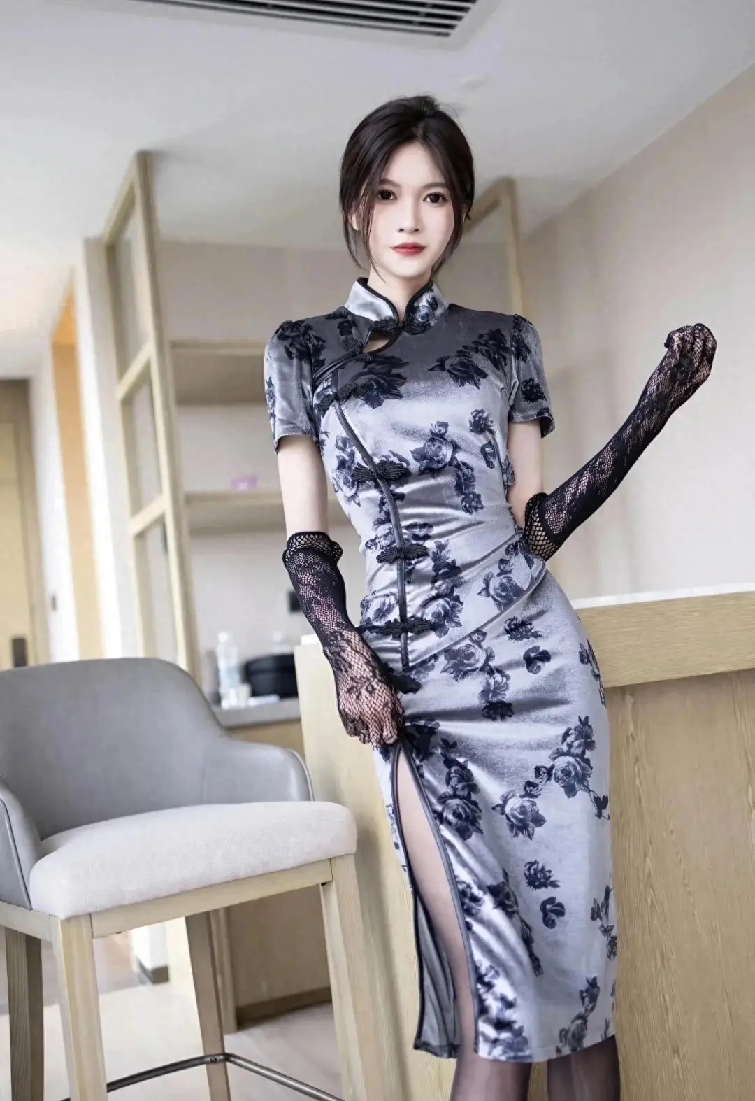 超有味道的黑丝秘书