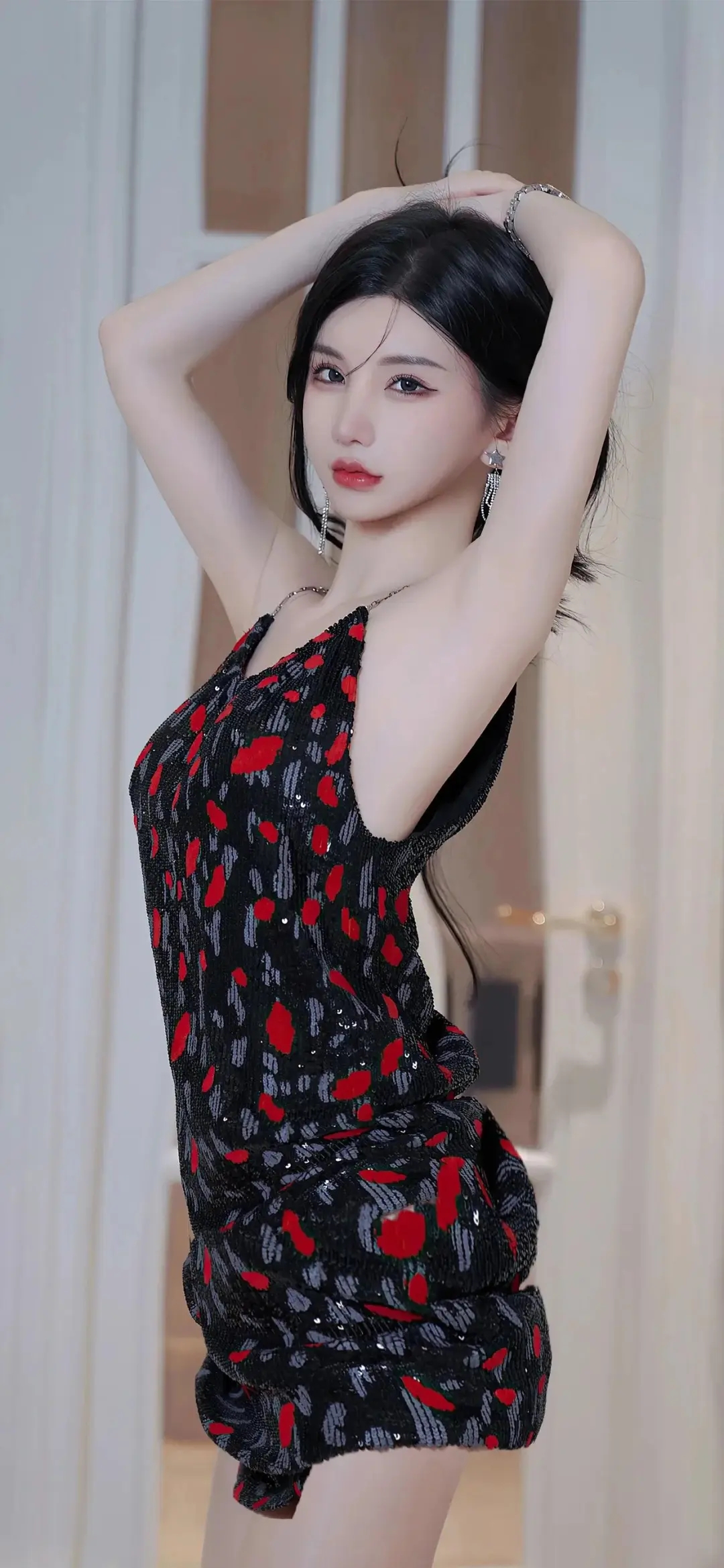 美女包臀裙，曲线真诱人