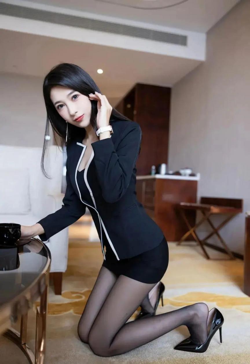 黑丝长腿职场魅惑天花板
