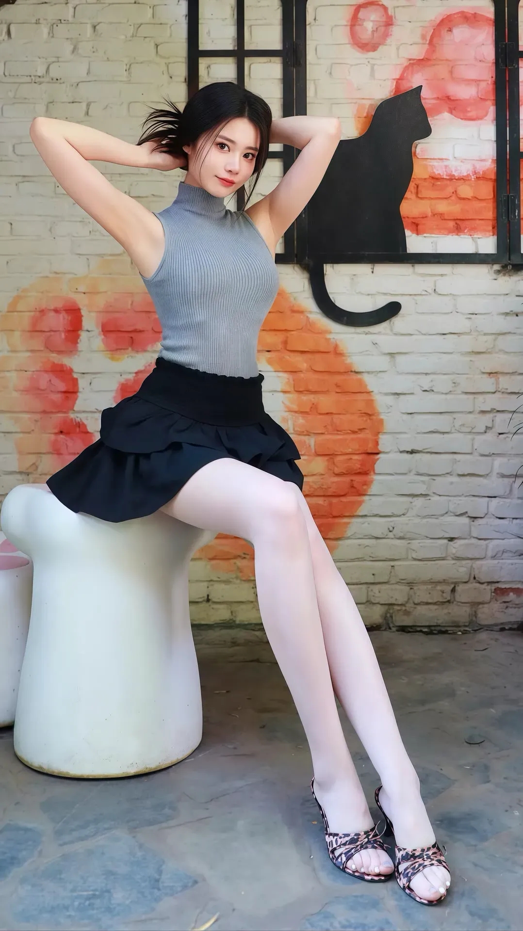 开叉短旗袍下的美腿