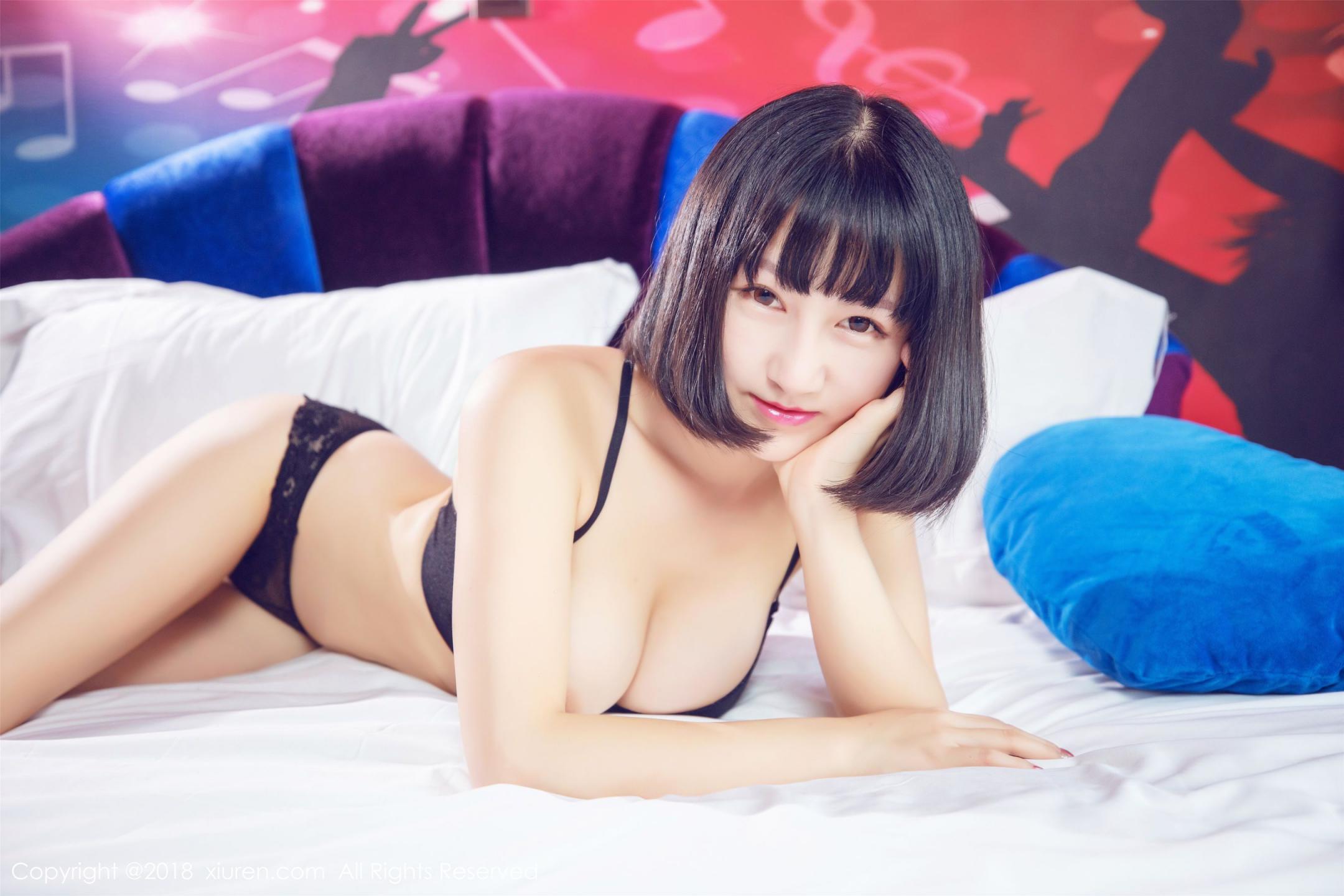 透视蕾丝内衣秘书