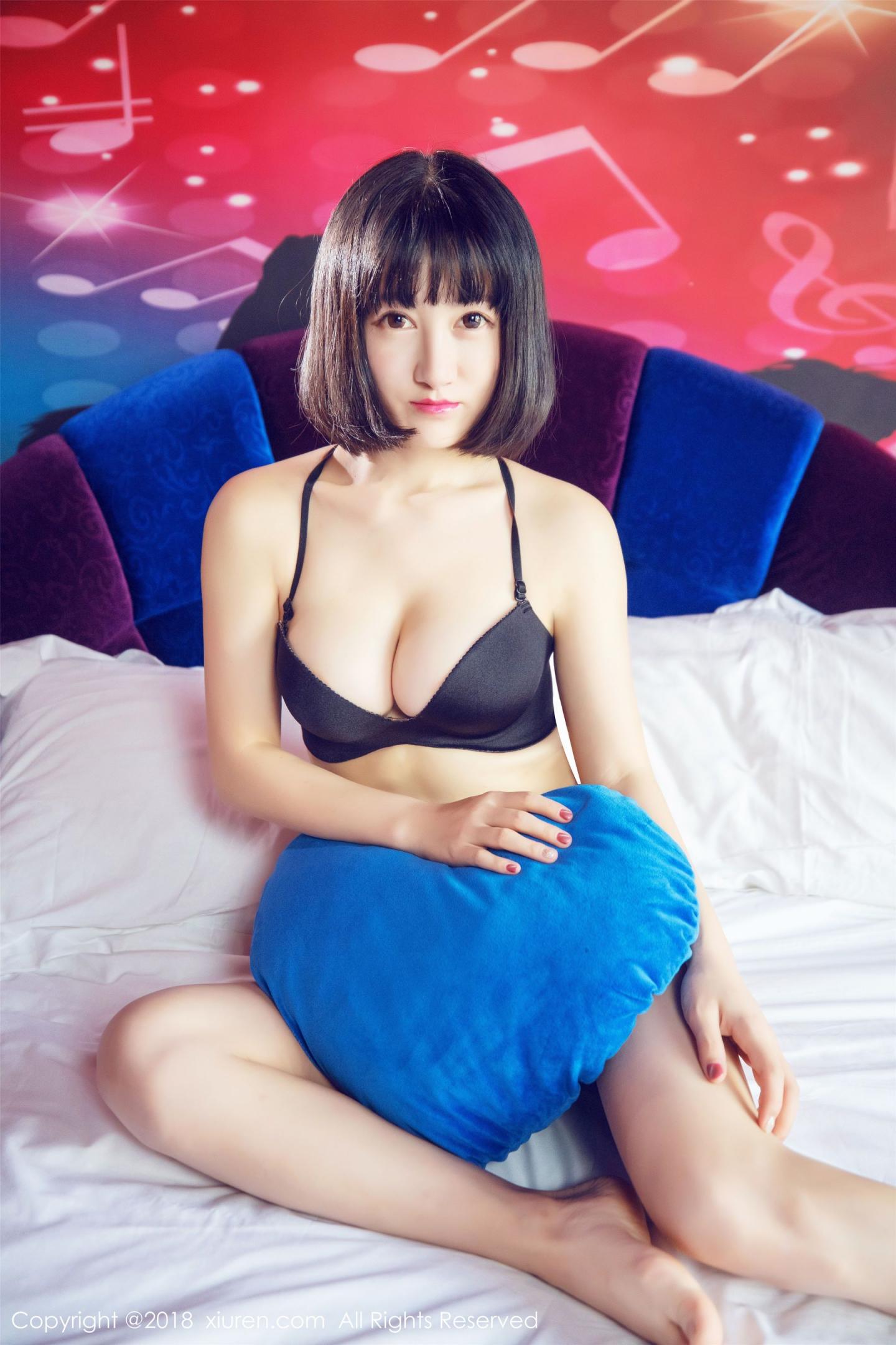 透视蕾丝内衣秘书