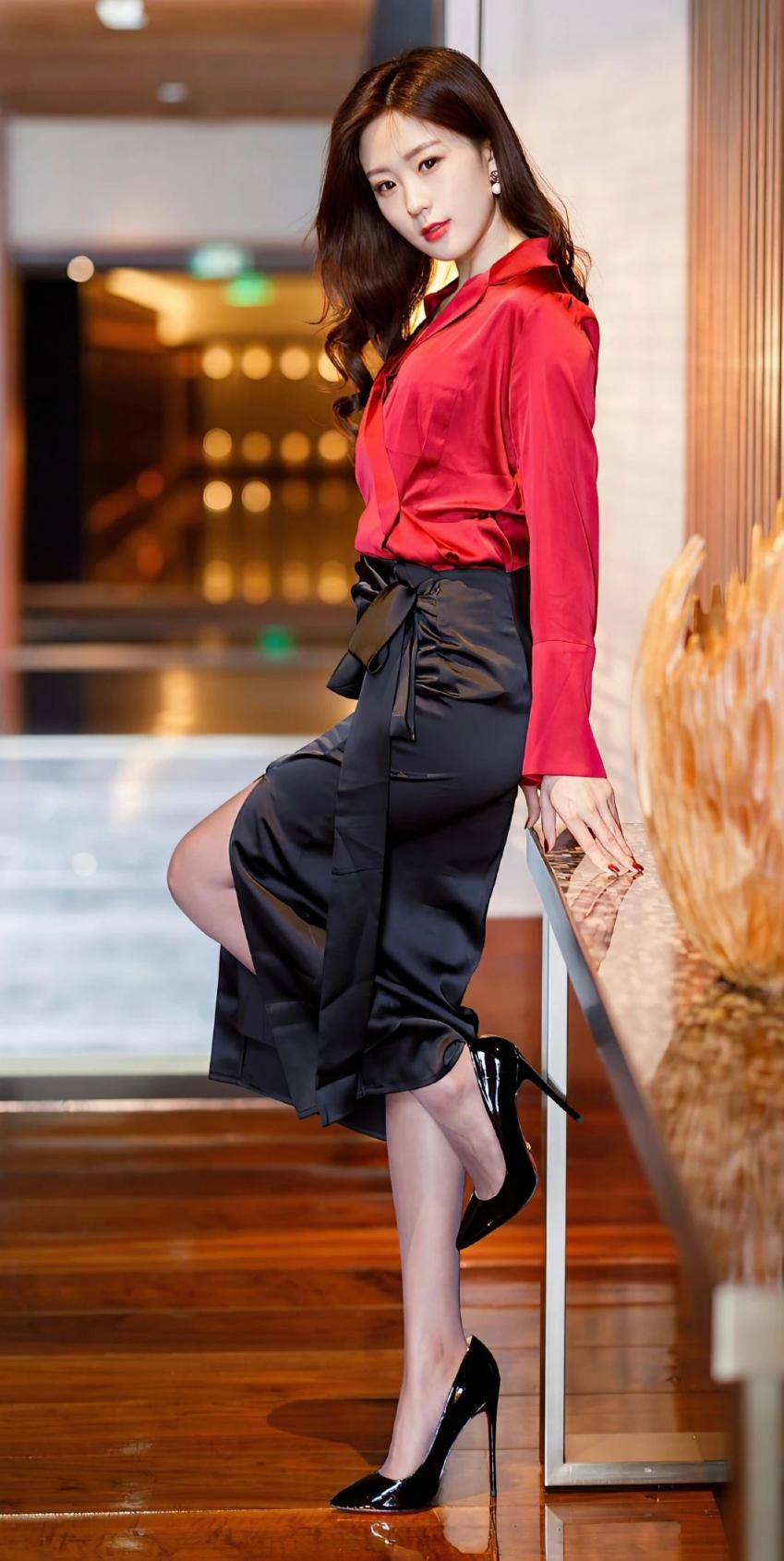 包臀裙曲线婀娜