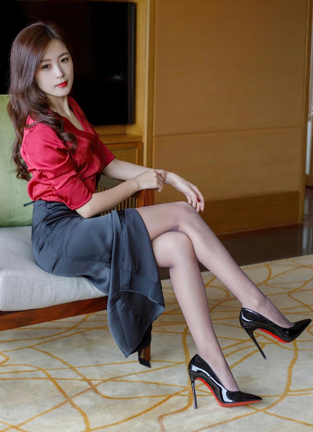 包臀裙曲线婀娜